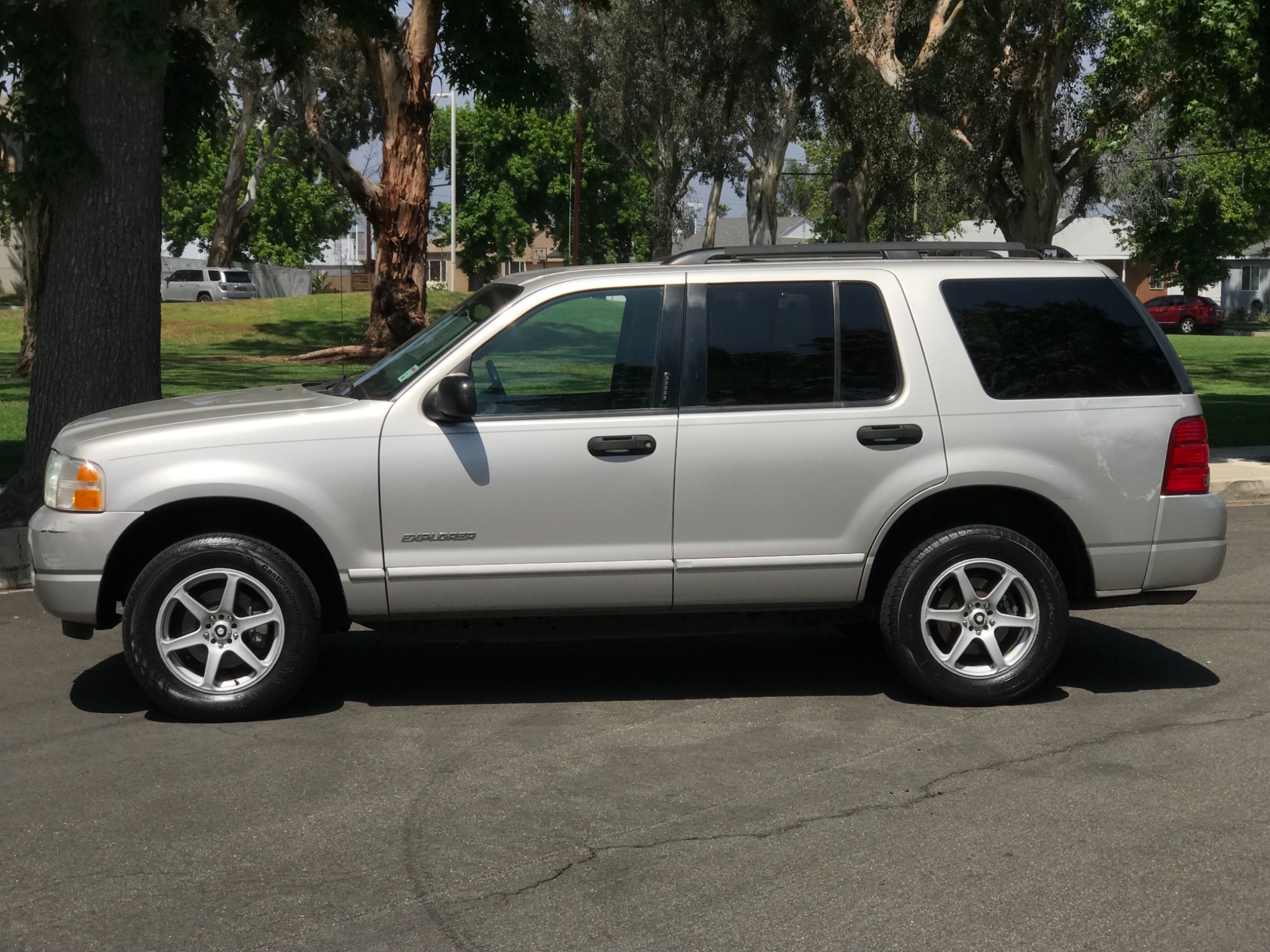 2004 Ford Explorer XLT