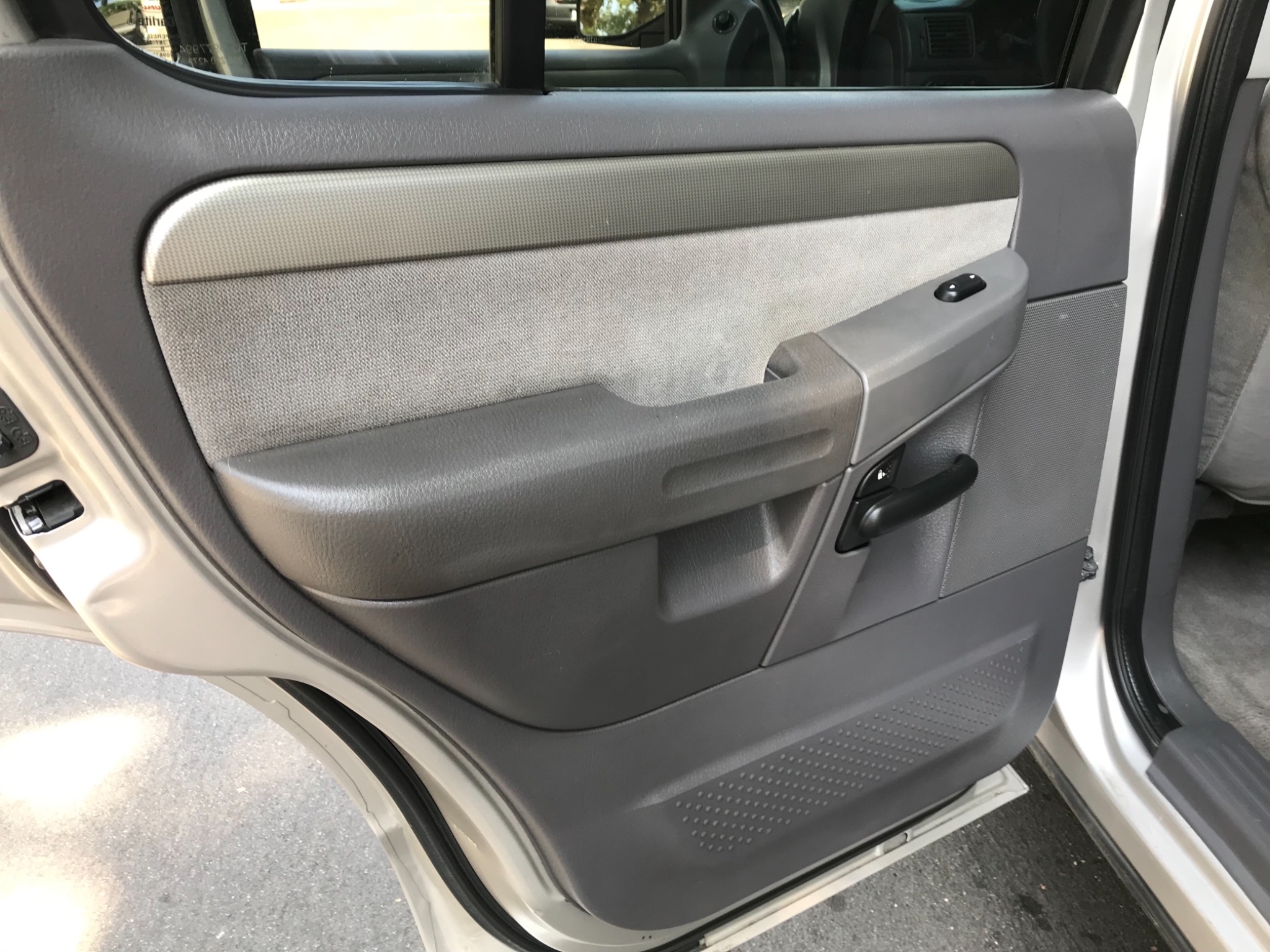 2004 Ford Explorer XLT
