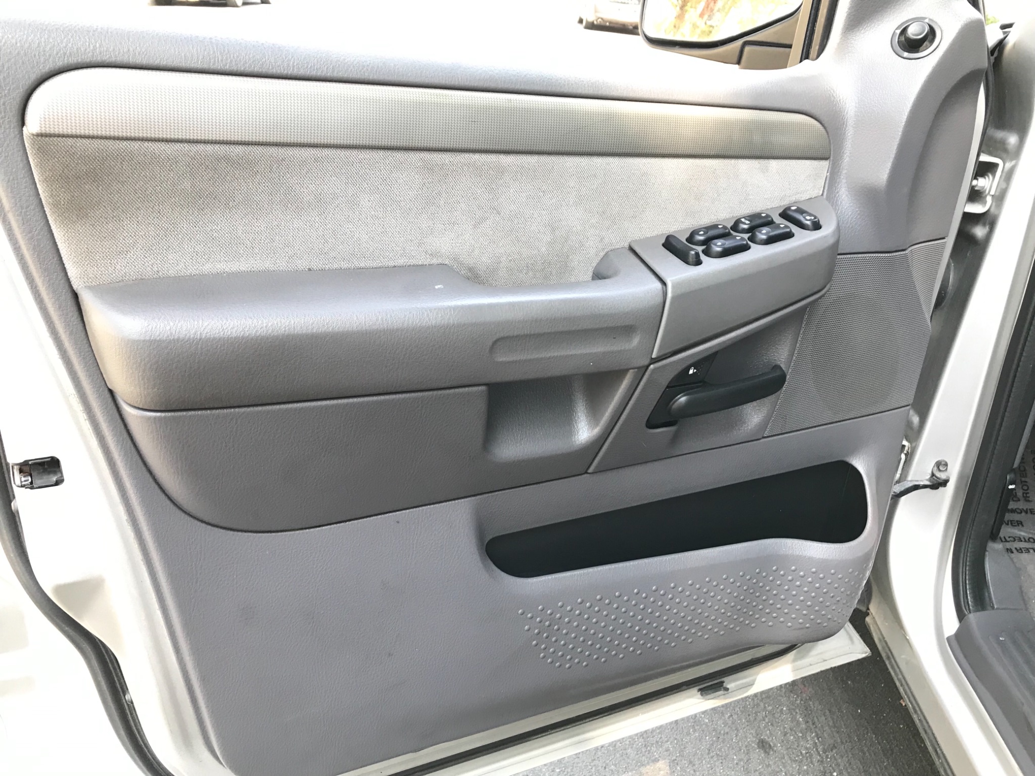2004 Ford Explorer XLT