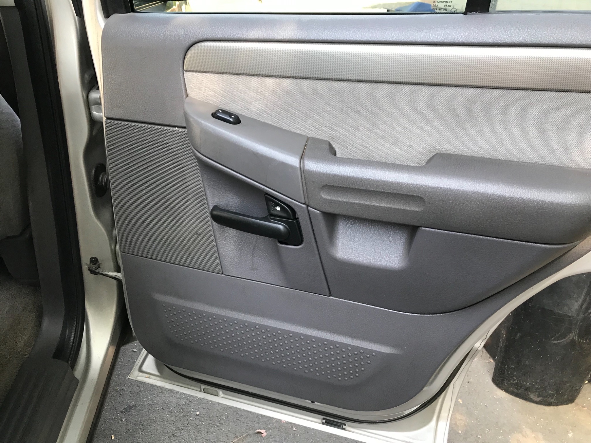 2004 Ford Explorer XLT
