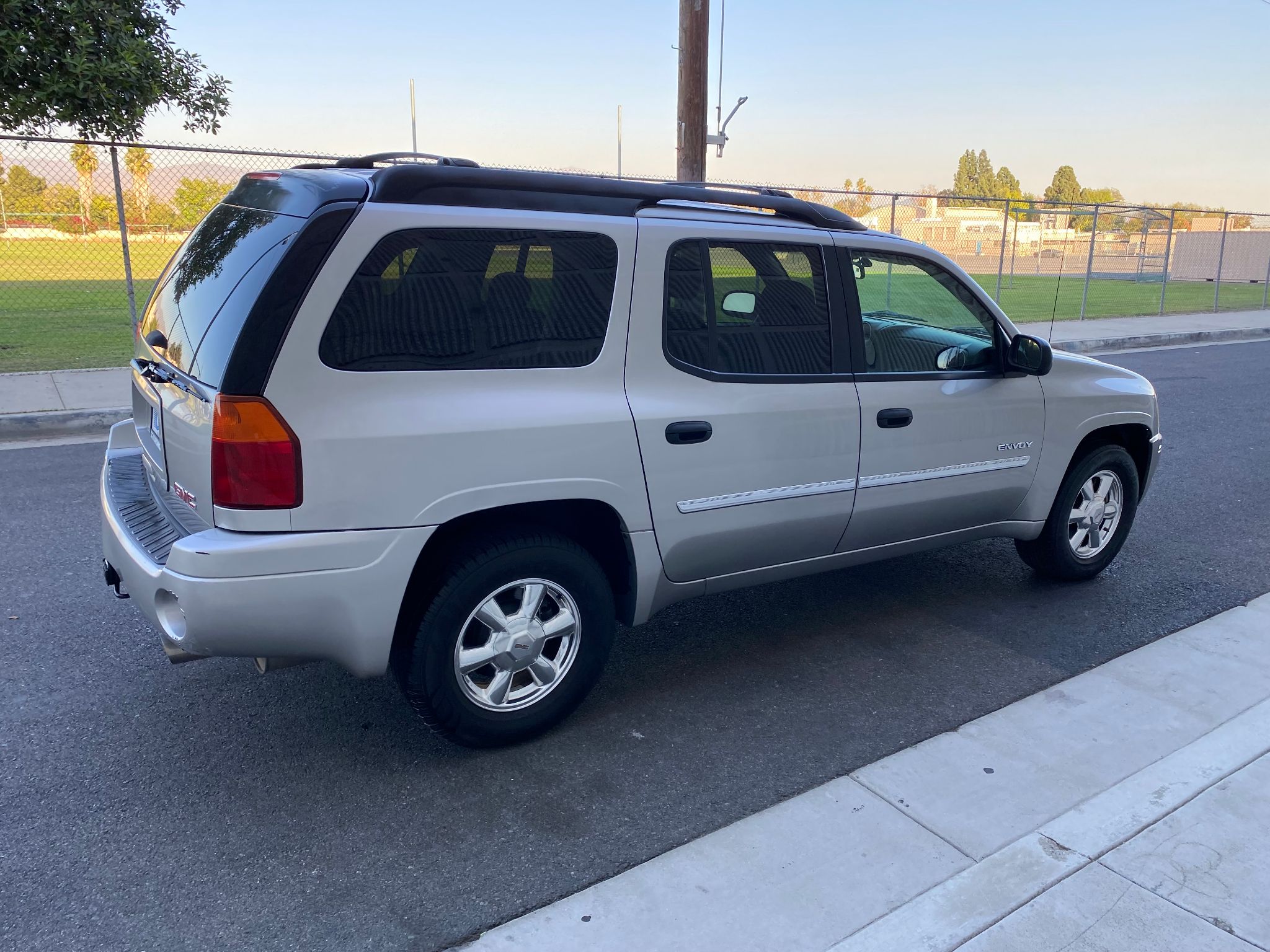 2006 GMC Envoy XL SLE