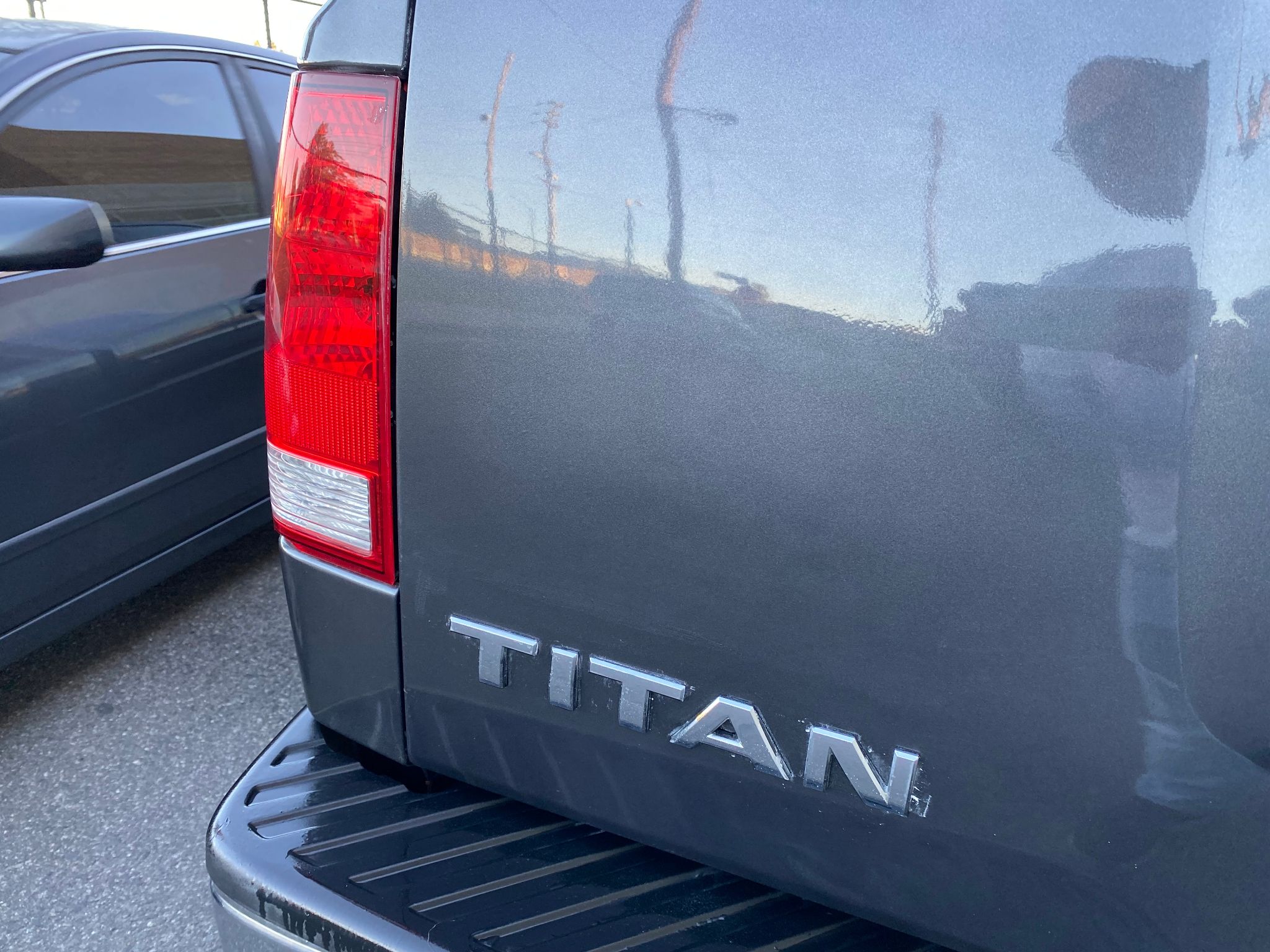 2004 Nissan Titan LE