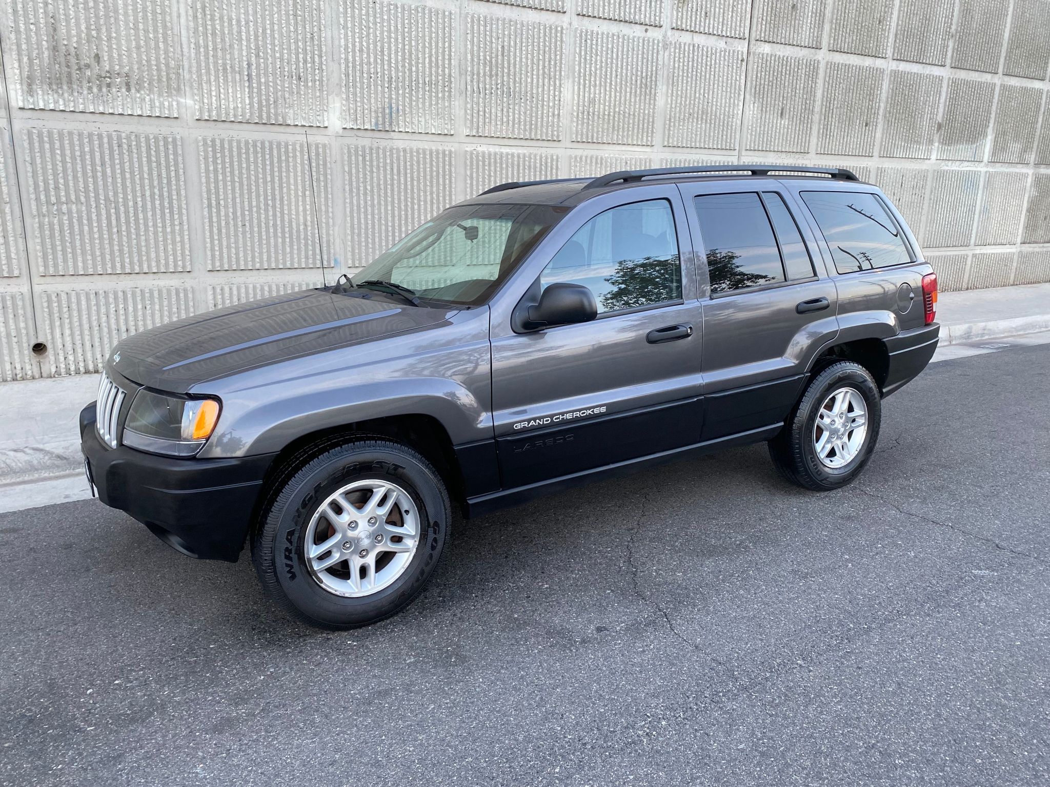 2004 Jeep Grand Cherokee Laredo