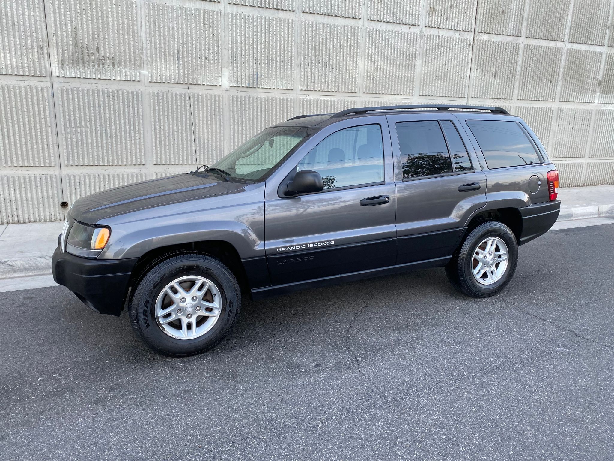 2004 Jeep Grand Cherokee Laredo