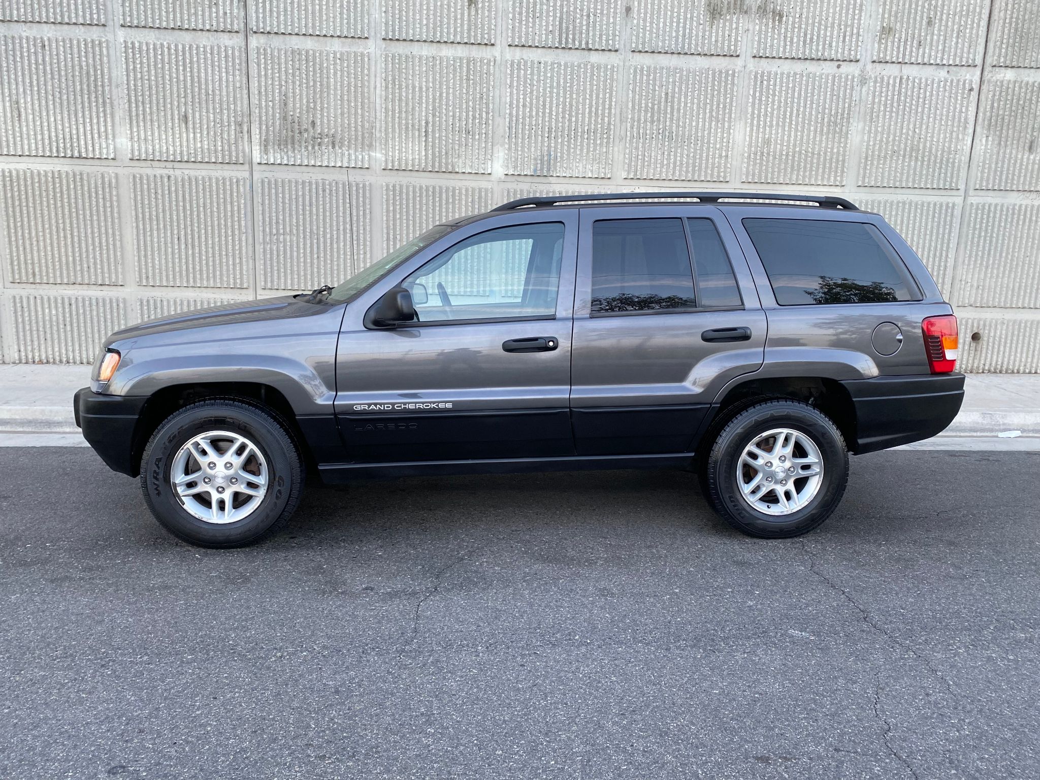 2004 Jeep Grand Cherokee Laredo