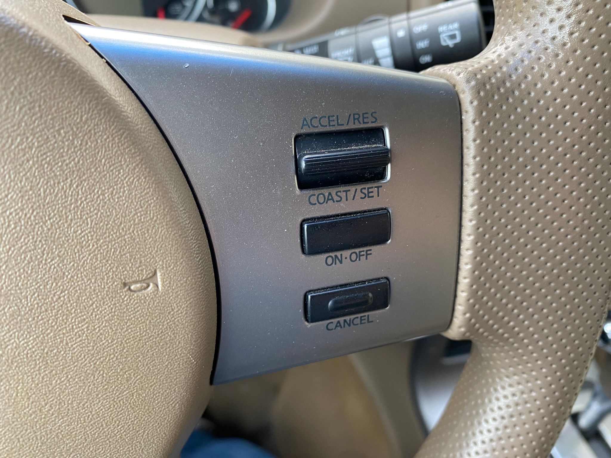 2005 Nissan Pathfinder XE