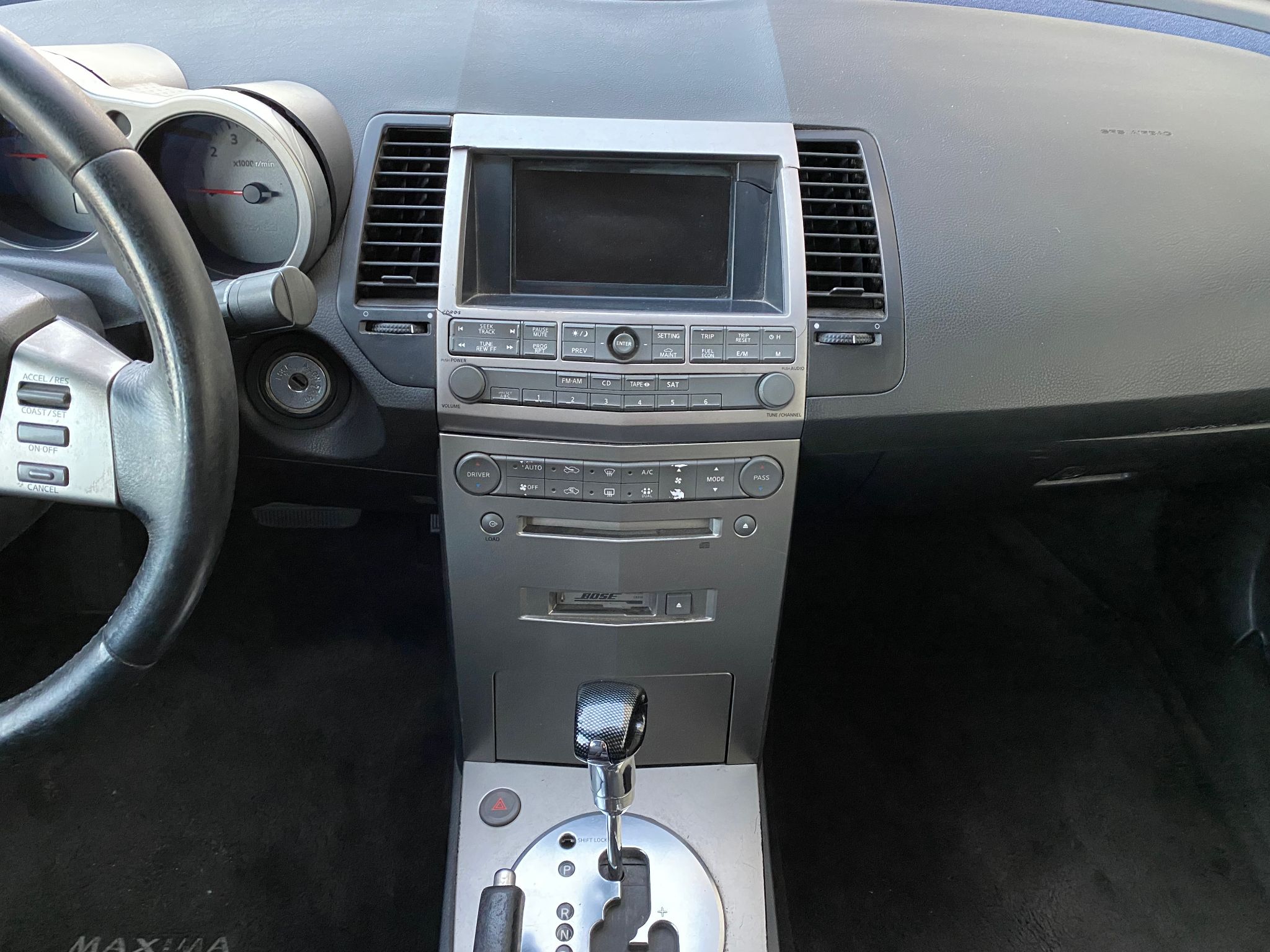 2004 Nissan Maxima SE