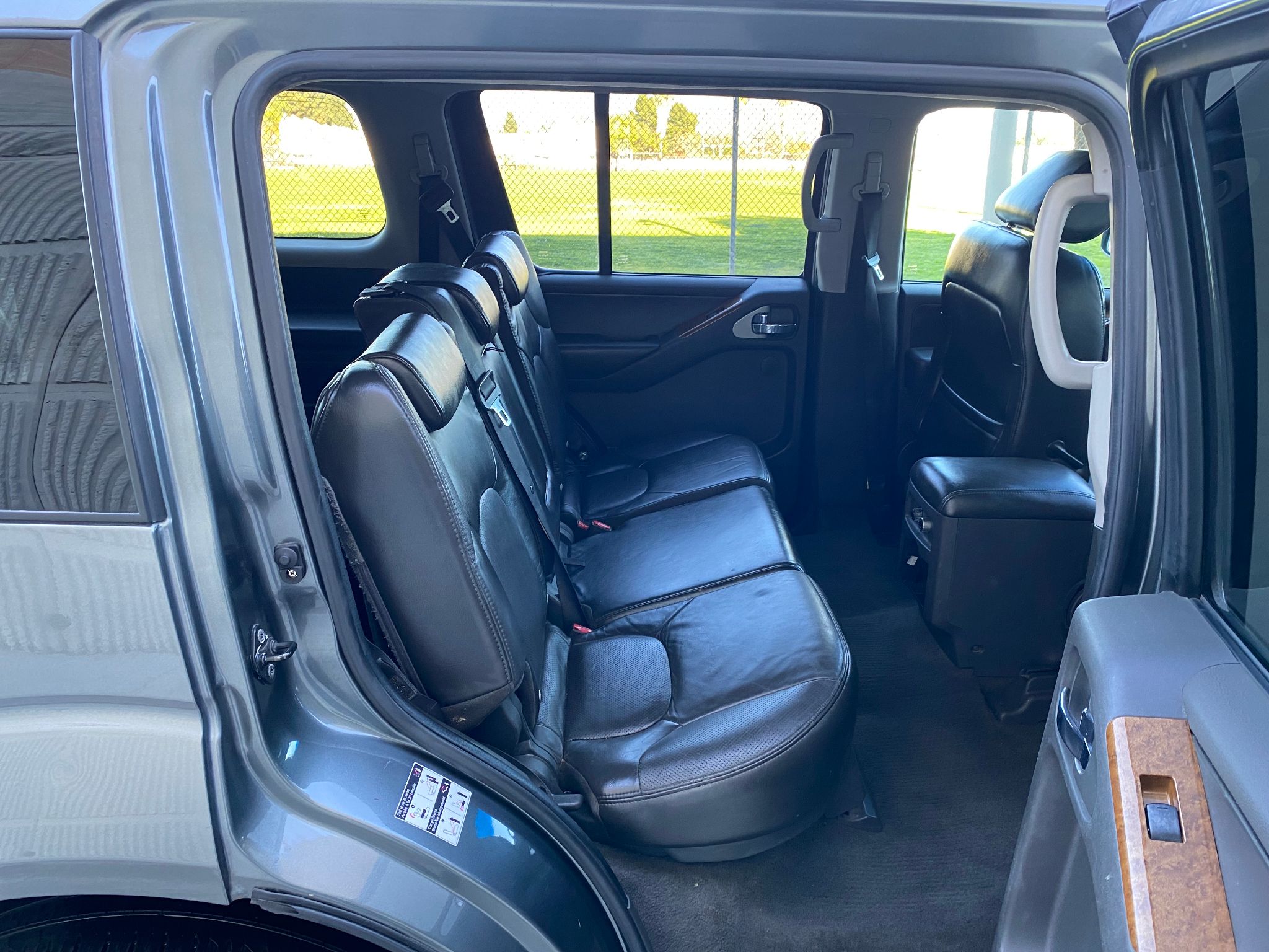 2006 Nissan Pathfinder LE