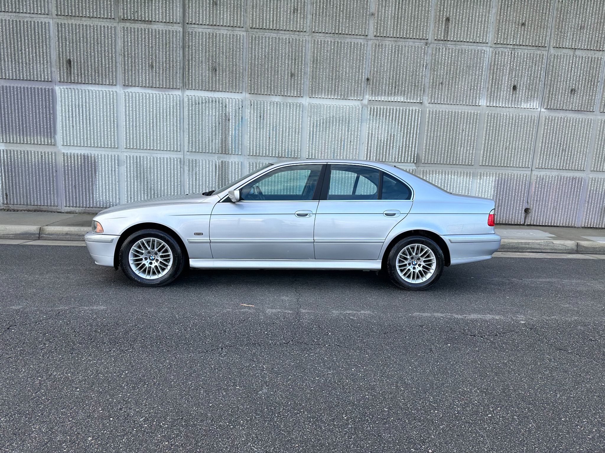 2002 BMW 5-SERIES 530i