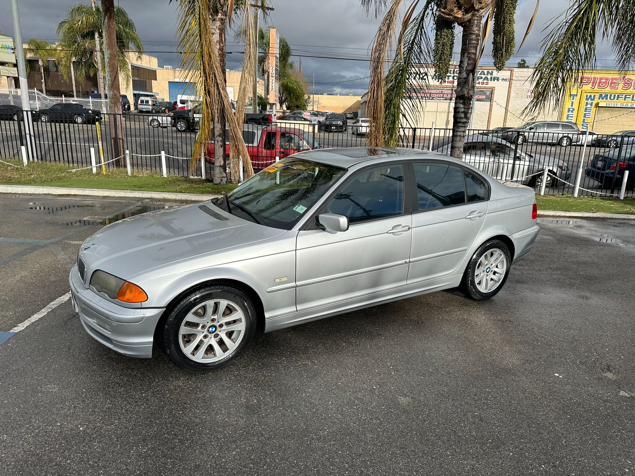 1999 BMW 3-SERIES 323i