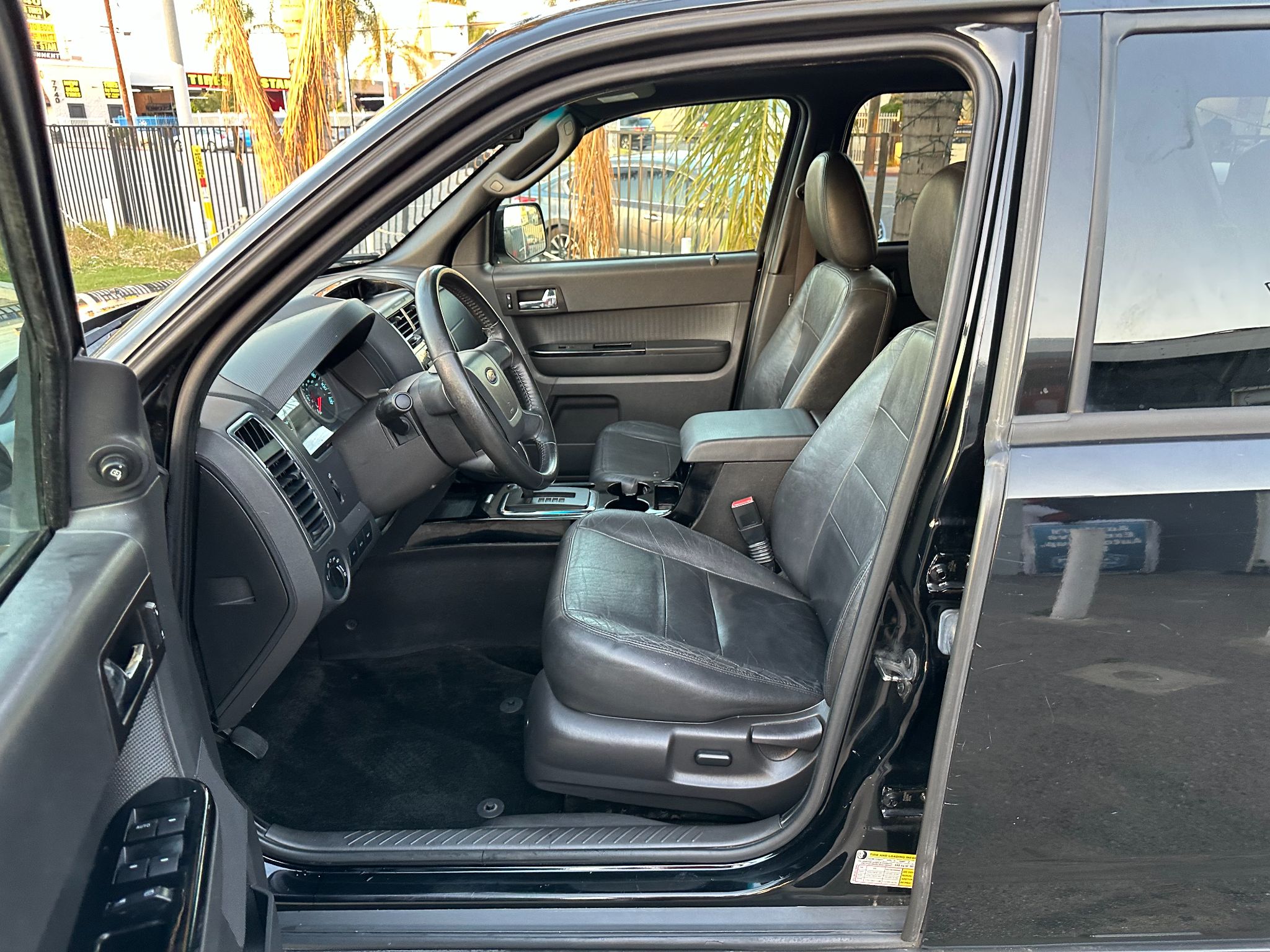 2012 Ford ESCAPE LIMITED