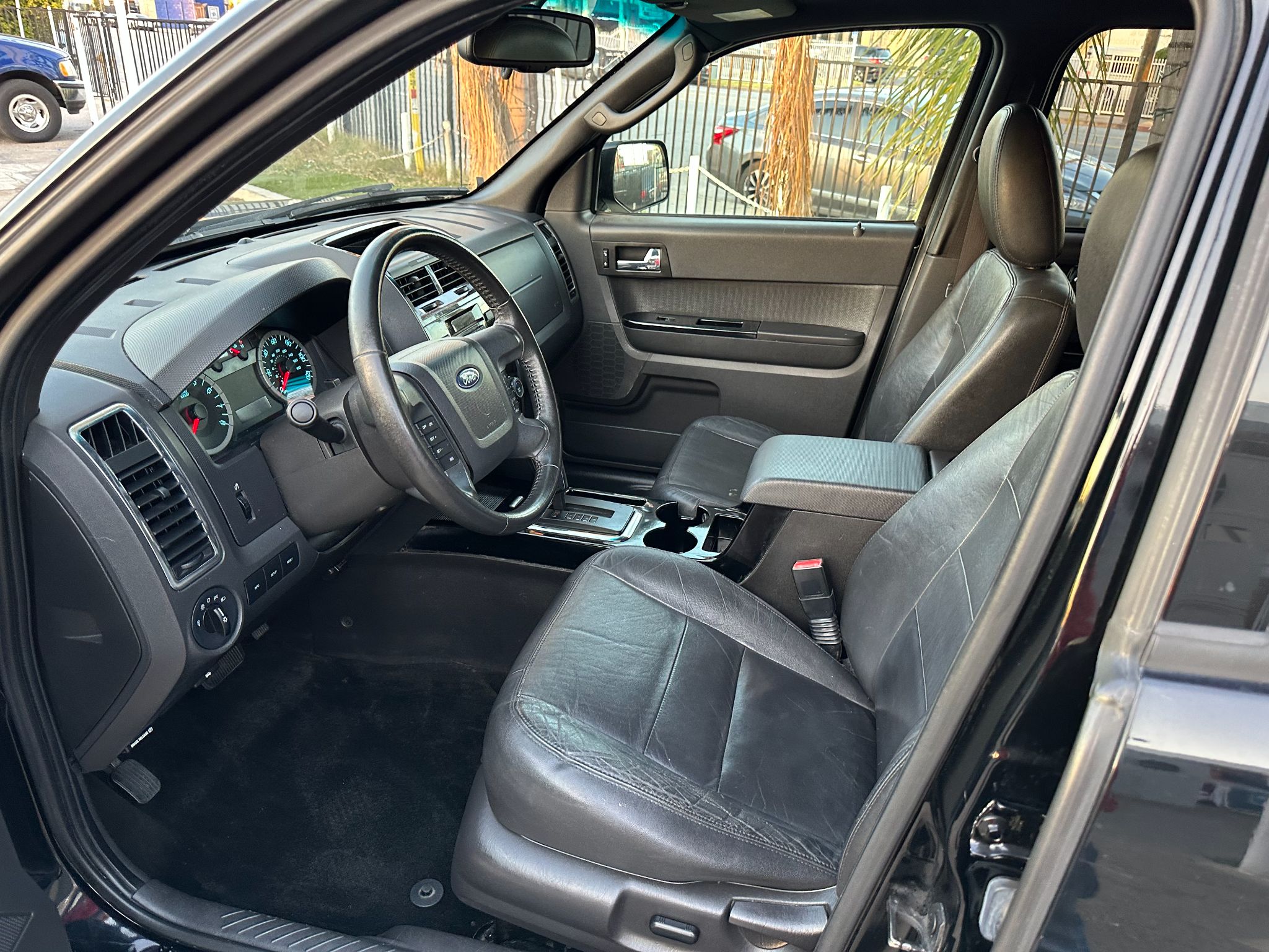 2012 Ford ESCAPE LIMITED