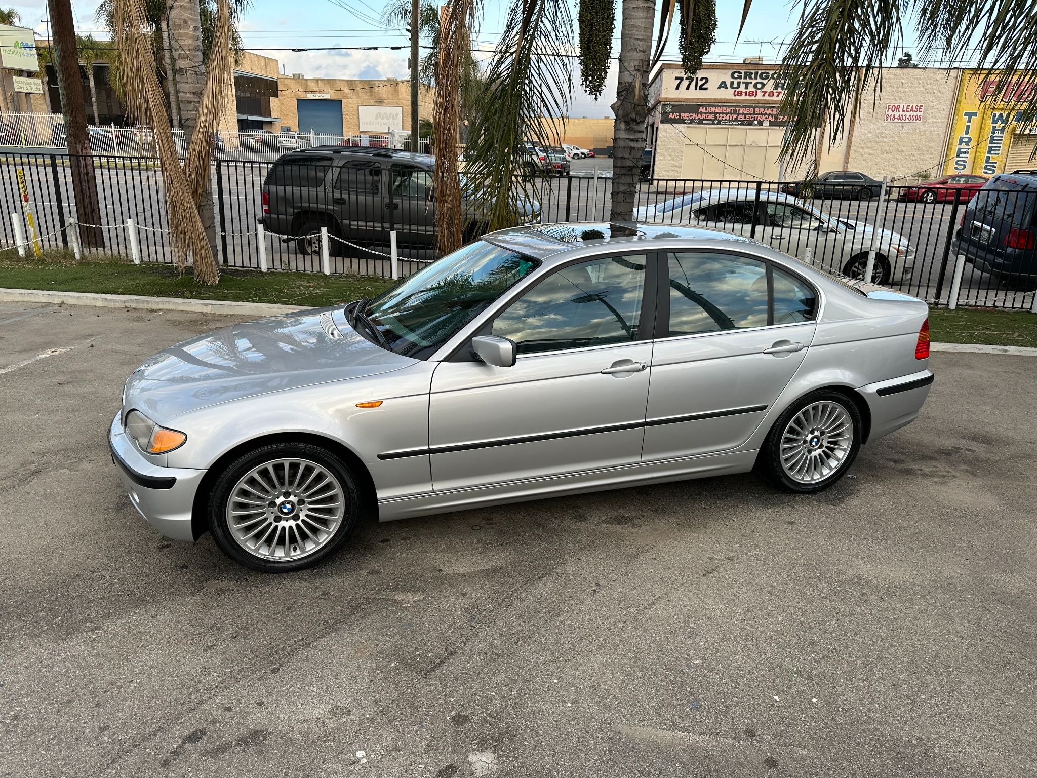 2002 BMW 3-SERIES 330i
