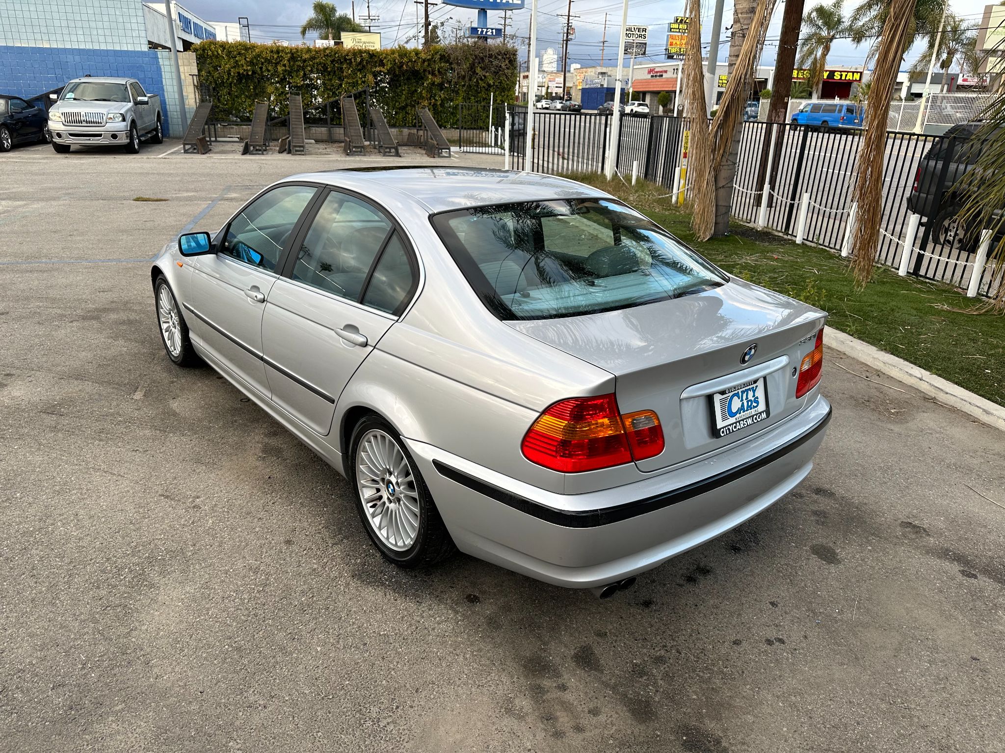 2002 BMW 3-SERIES 330i