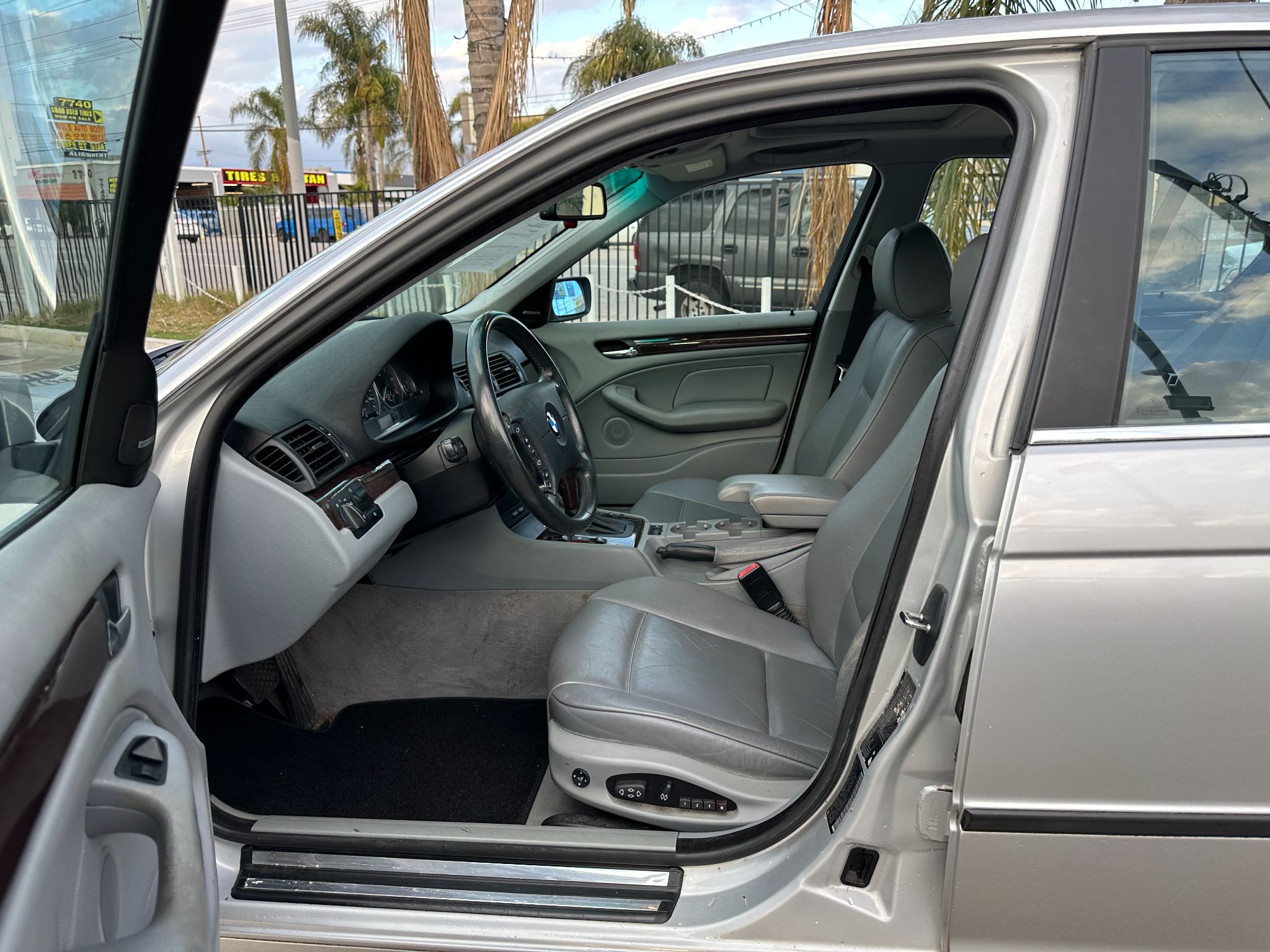 2002 BMW 3-SERIES 330i