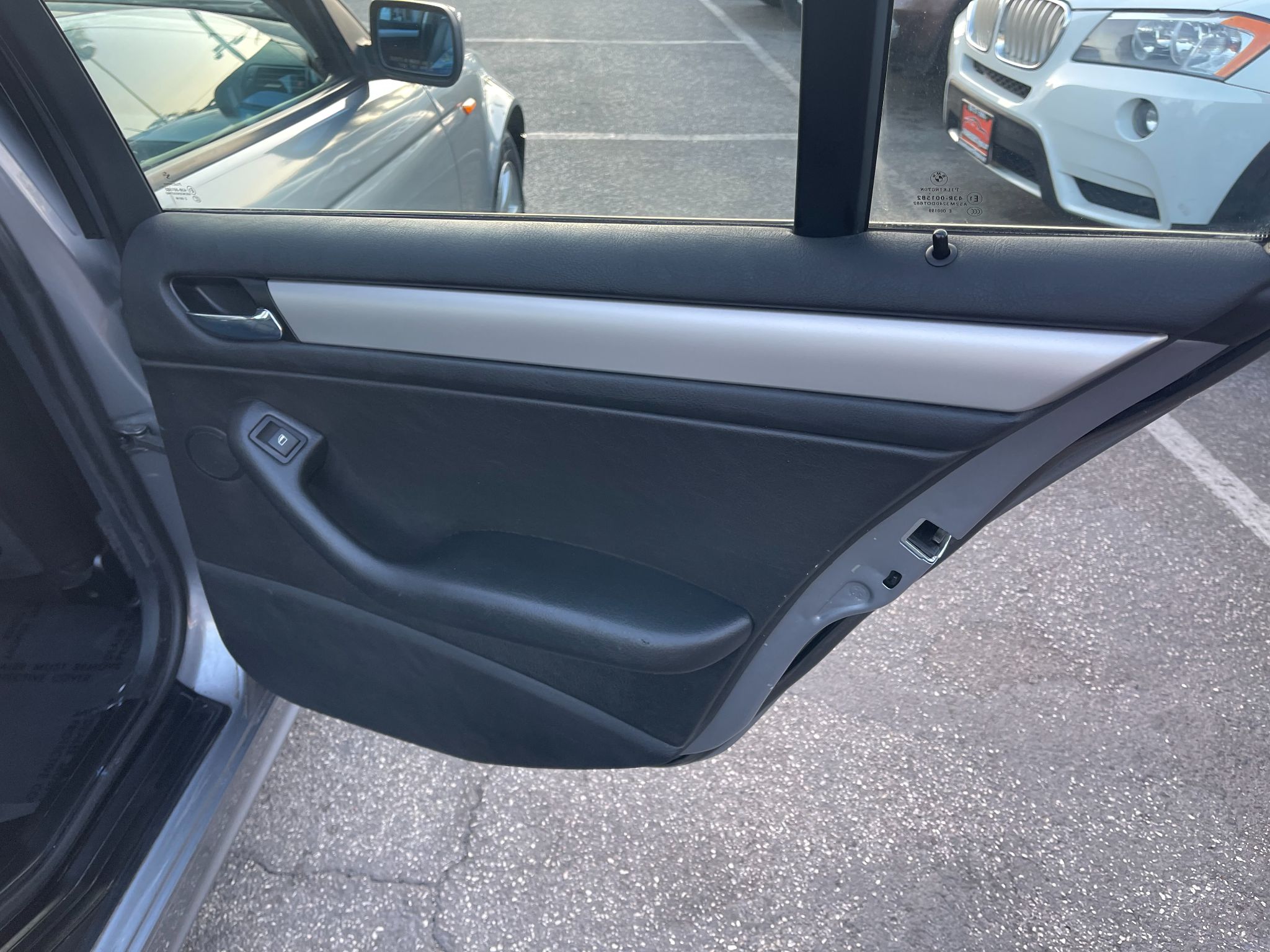 2004 BMW 3-SERIES 325i