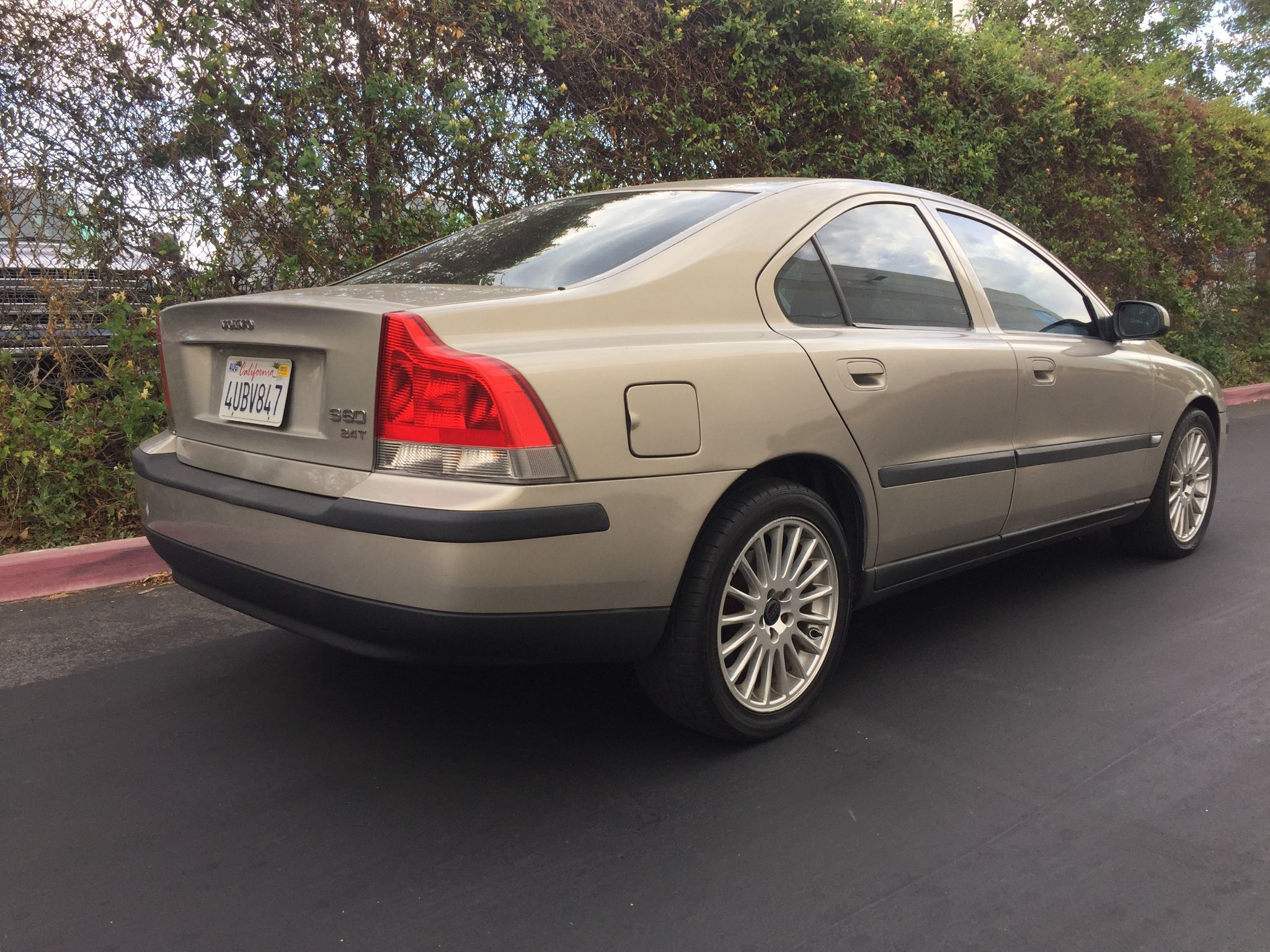 Used 2001 Volvo S60 at City Cars Warehouse INC