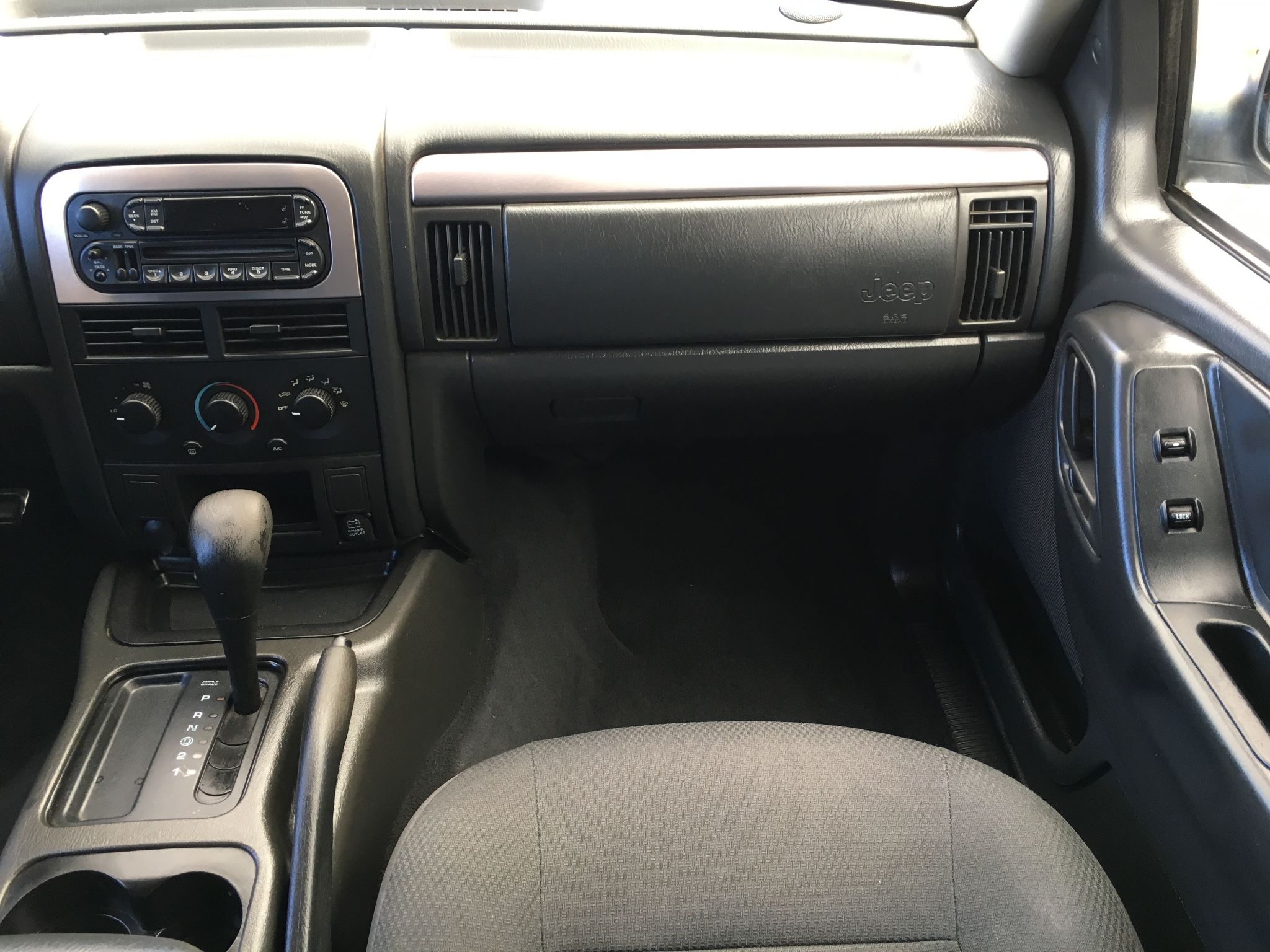 2004 Jeep Grand Cherokee Laredo