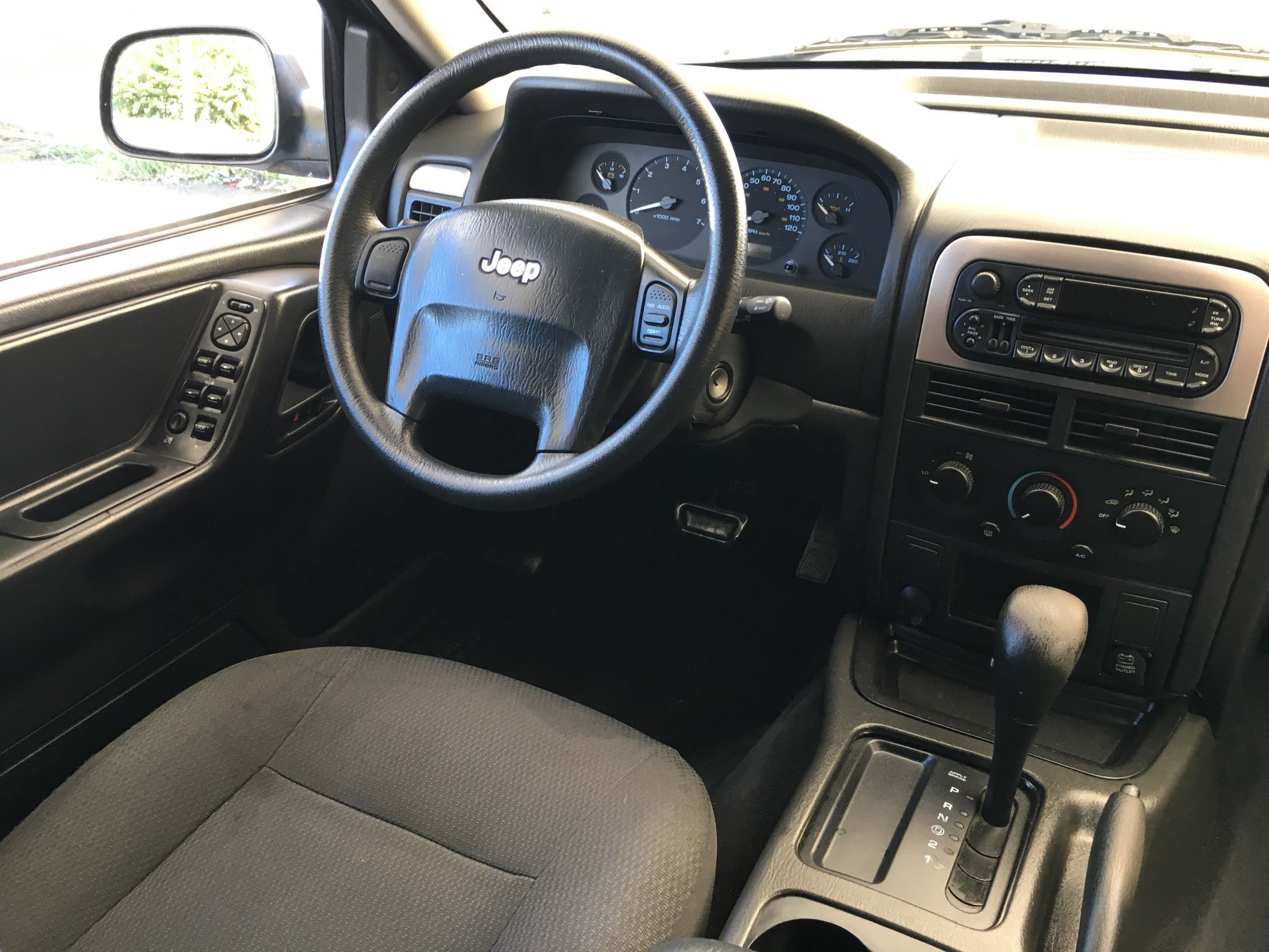 2004 Jeep Grand Cherokee Laredo