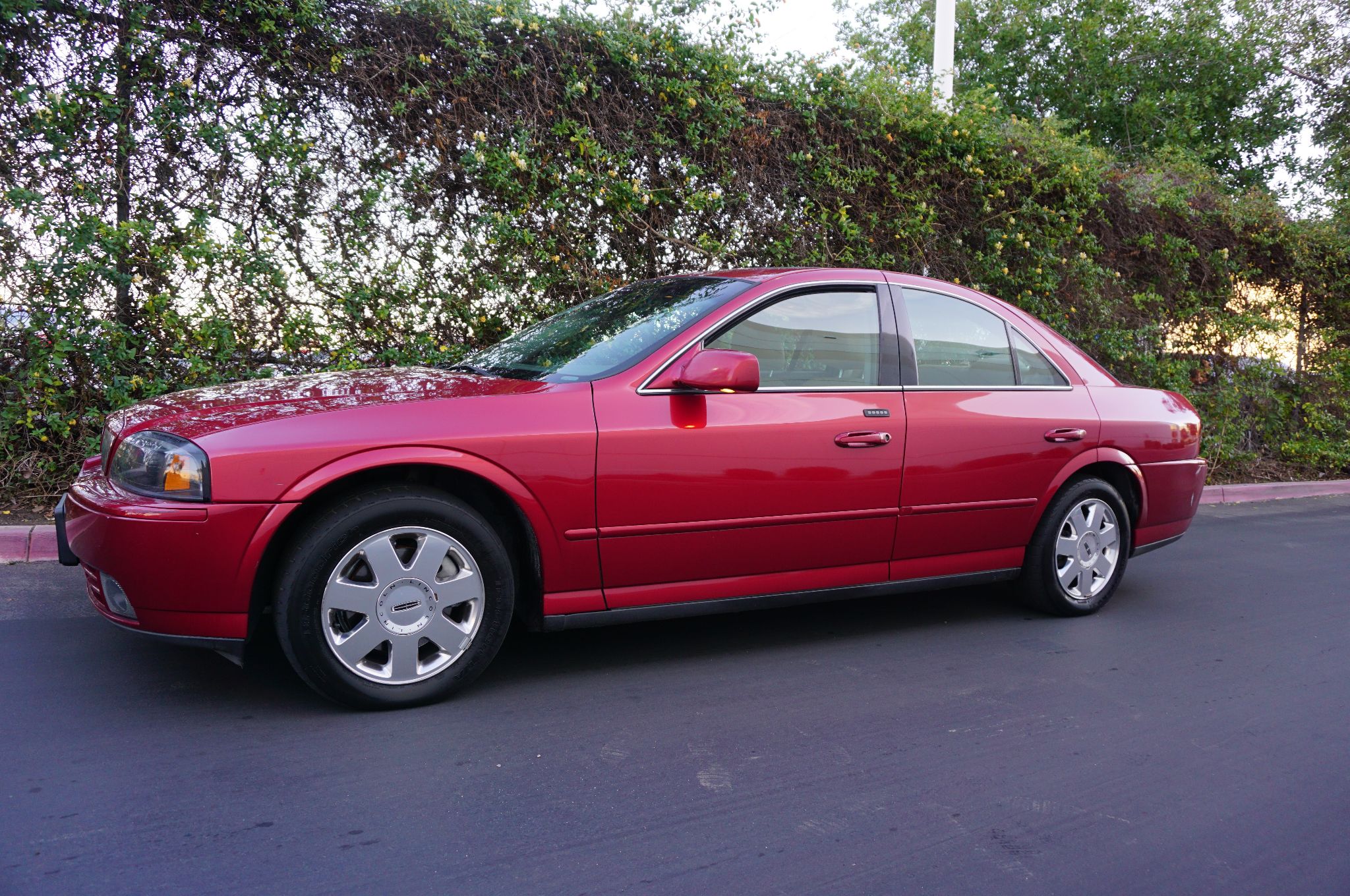 Used 2005 Lincoln LS 525iA at City Cars Warehouse INC