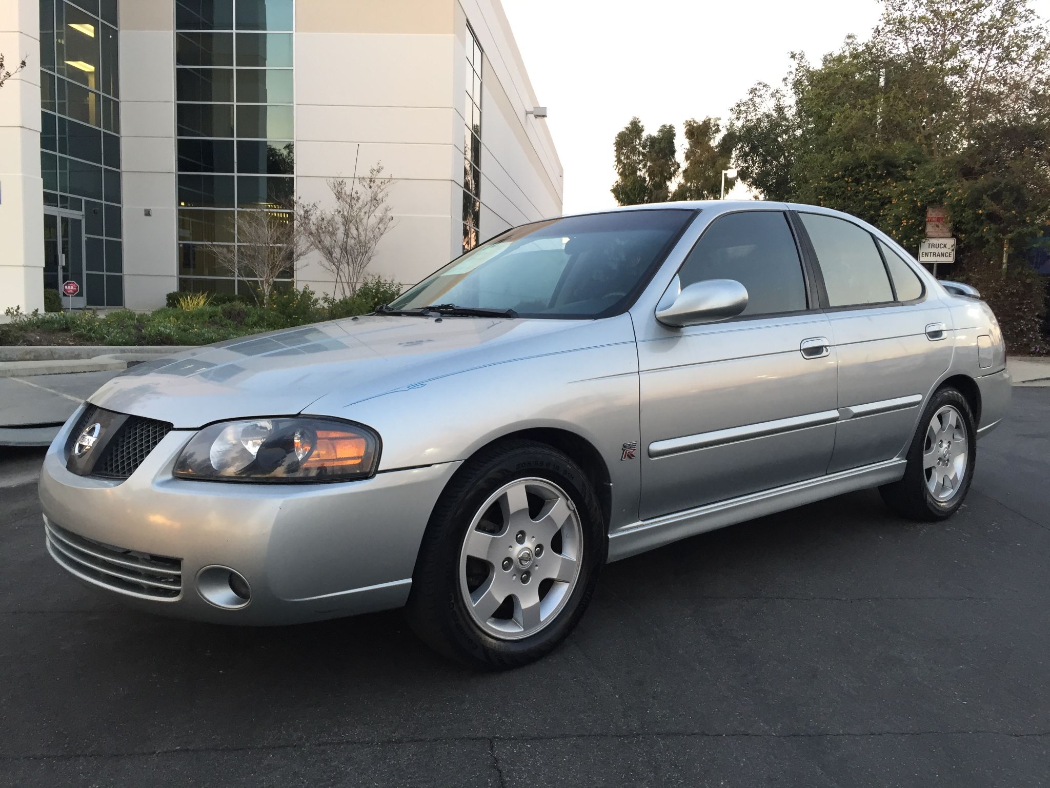 2004 nissan sentra silver