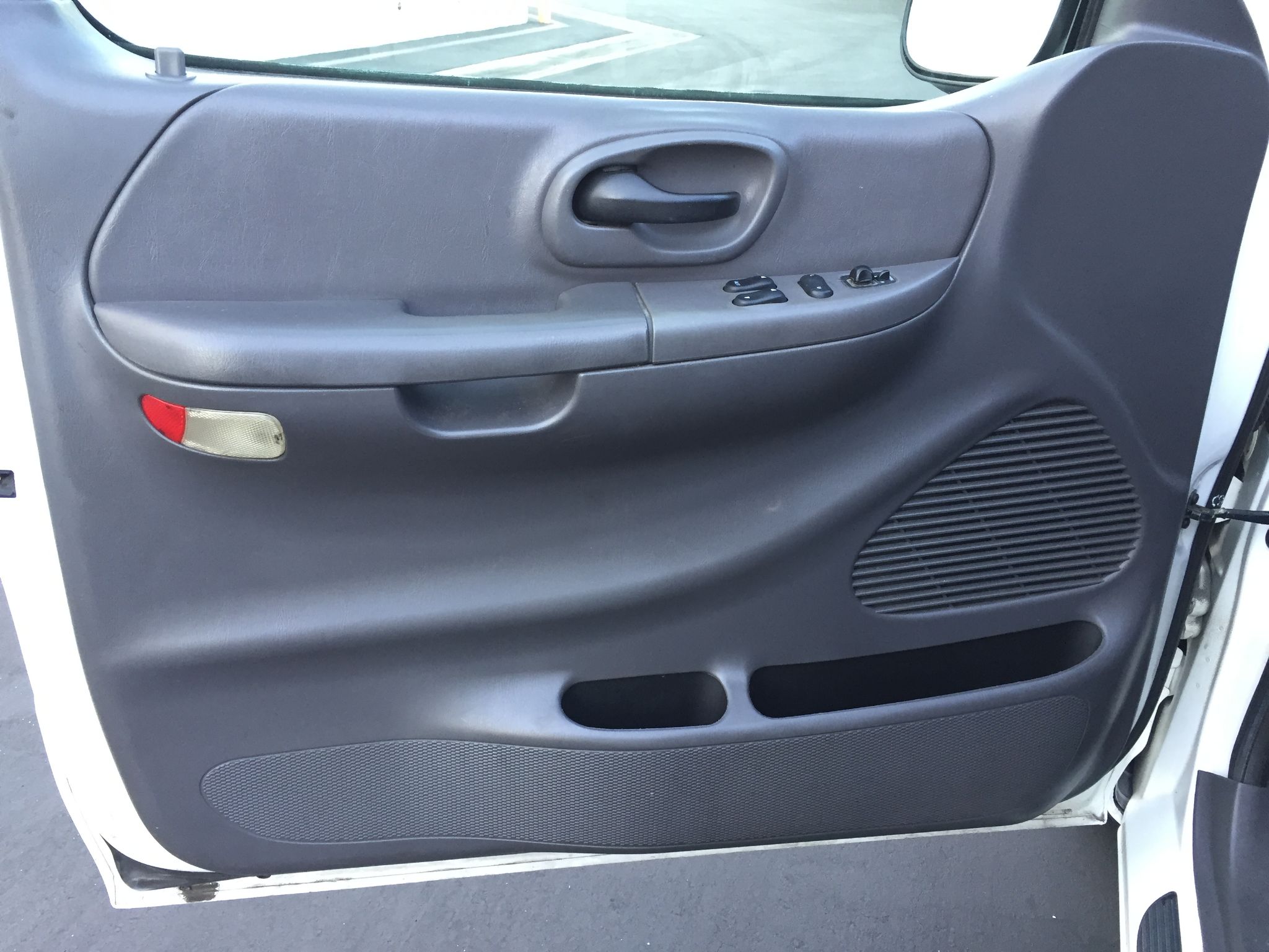 2001 f150 store door panel