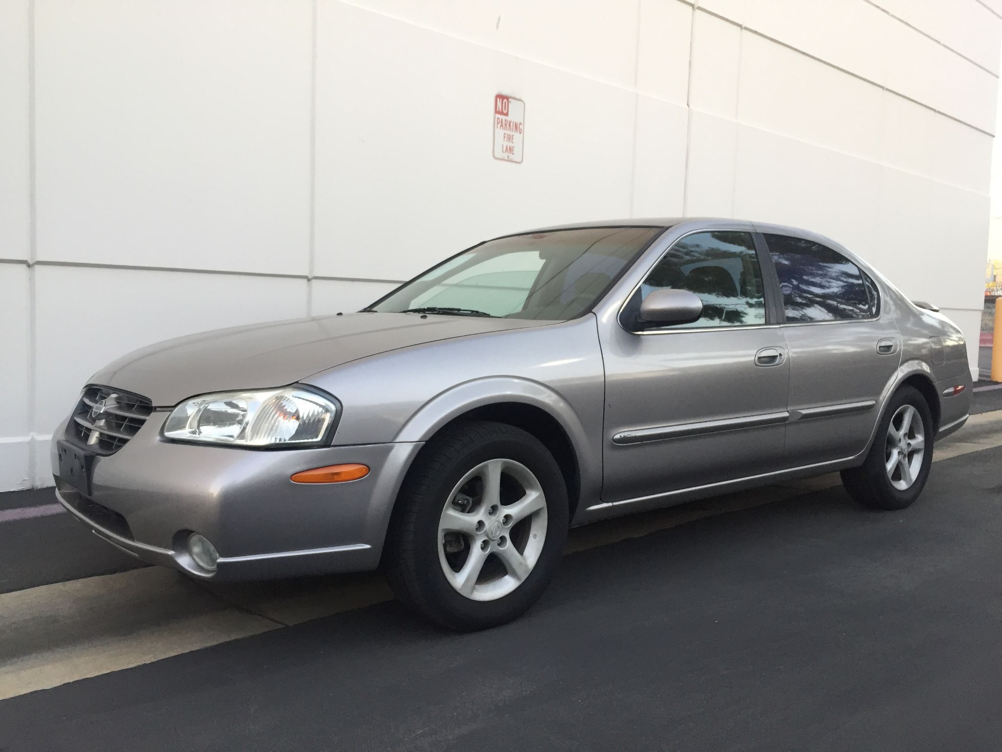 2000 nissan maxima silver