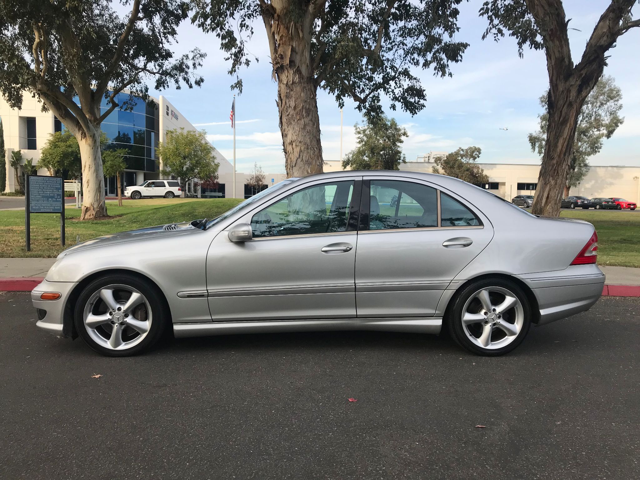 Used 2005 Mercedes-Benz C-Class 1.8L at City Cars Warehouse INC