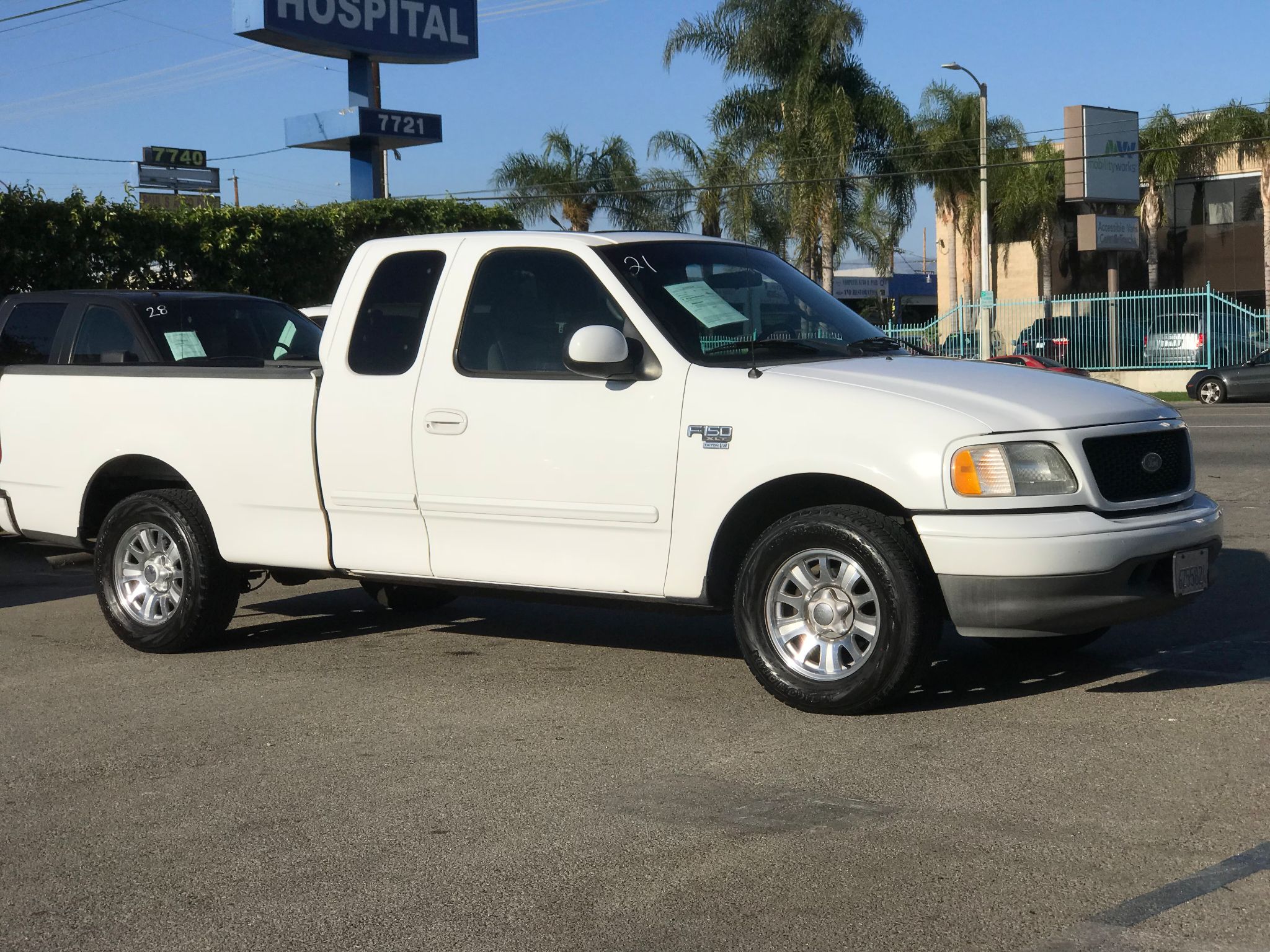 Used 2002 Ford F-150 XLT at City Cars Warehouse INC