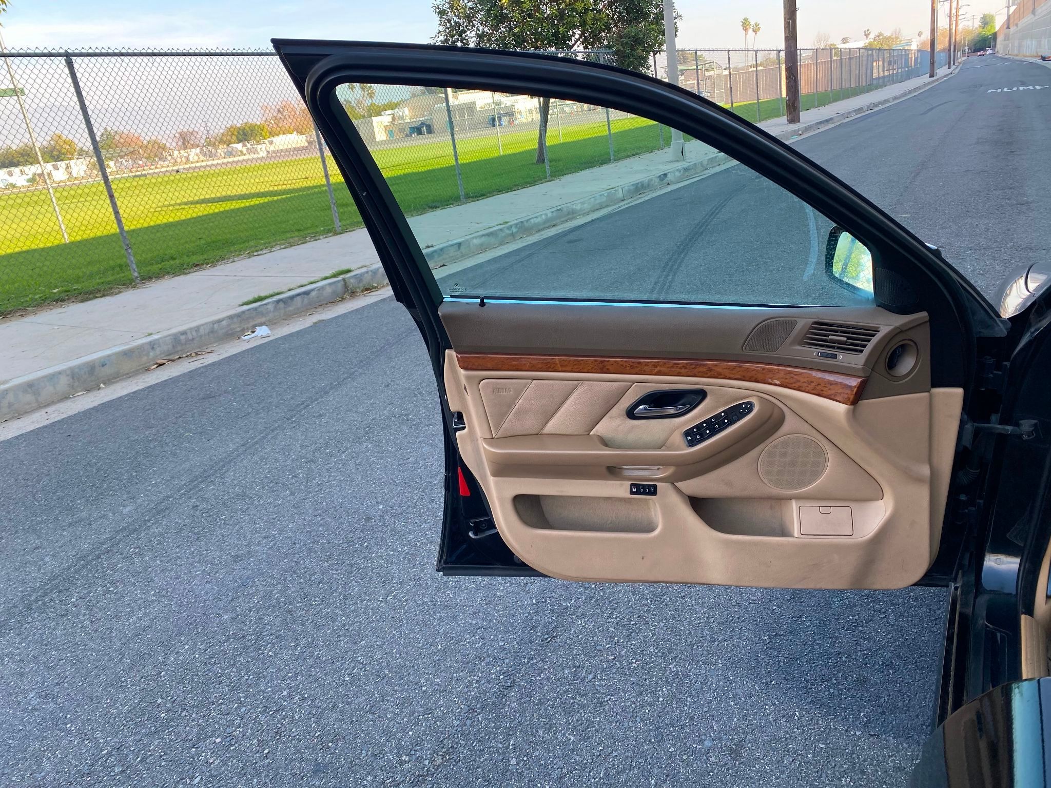 1999 BMW 528i