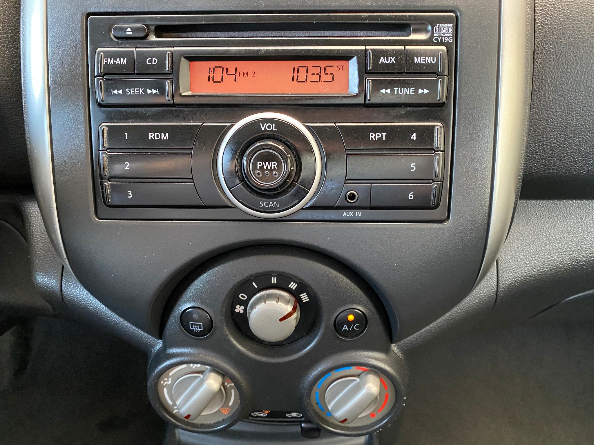 2012 Nissan Versa SV