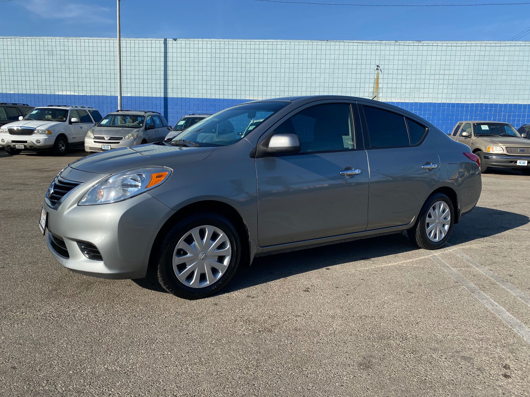 2012 Nissan Versa SV