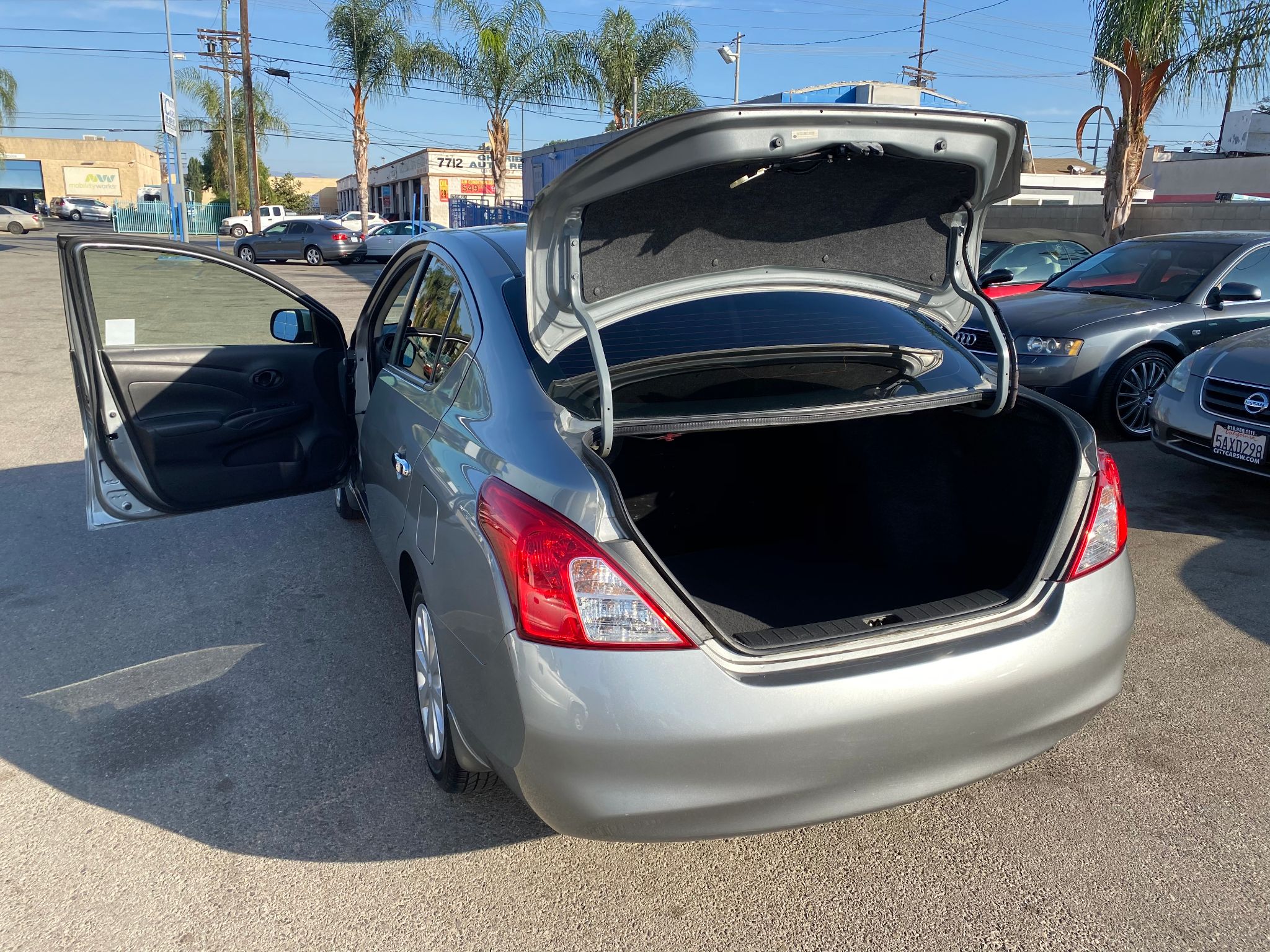 2012 Nissan Versa SV