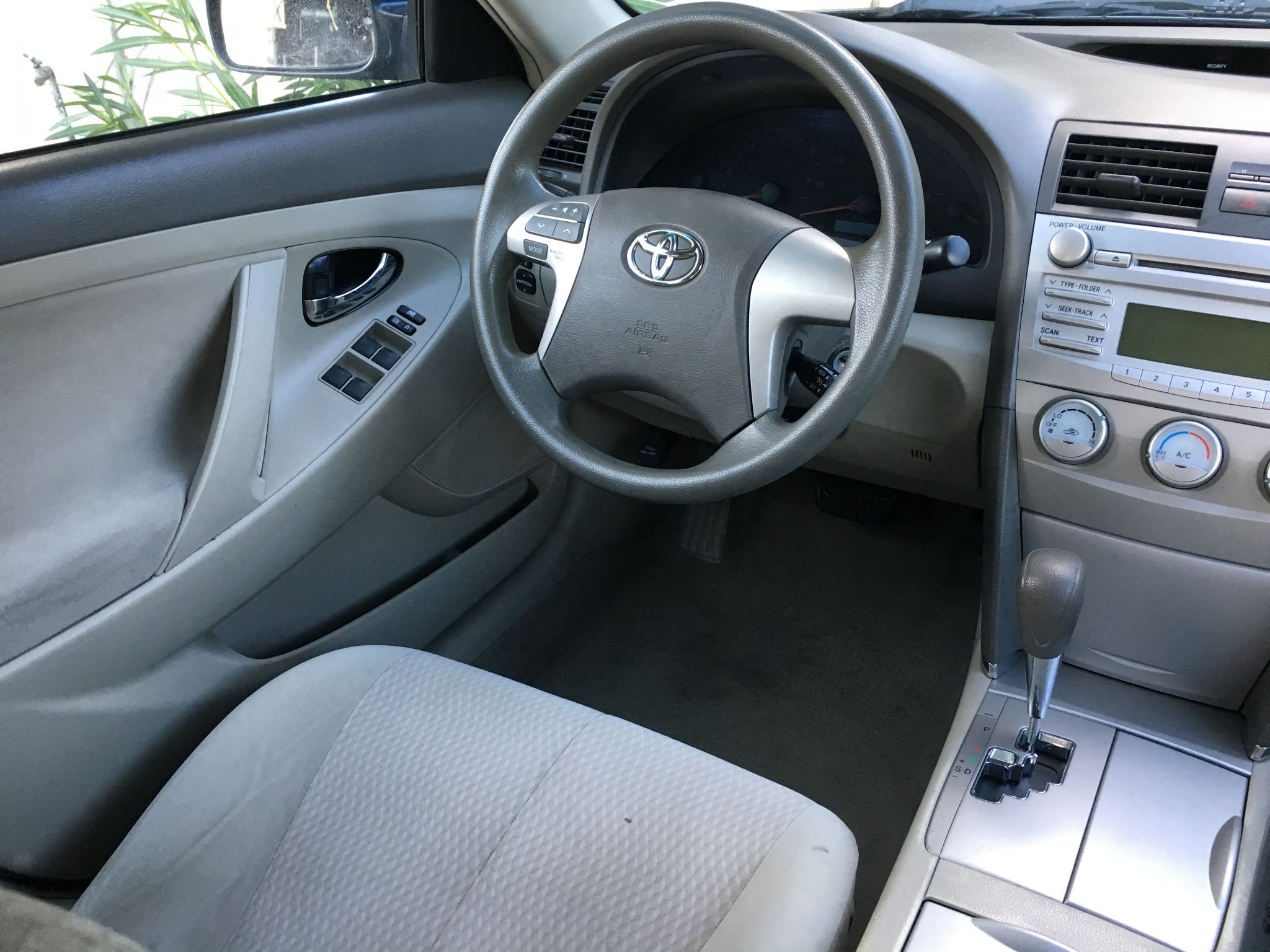 2010 Toyota Camry LE