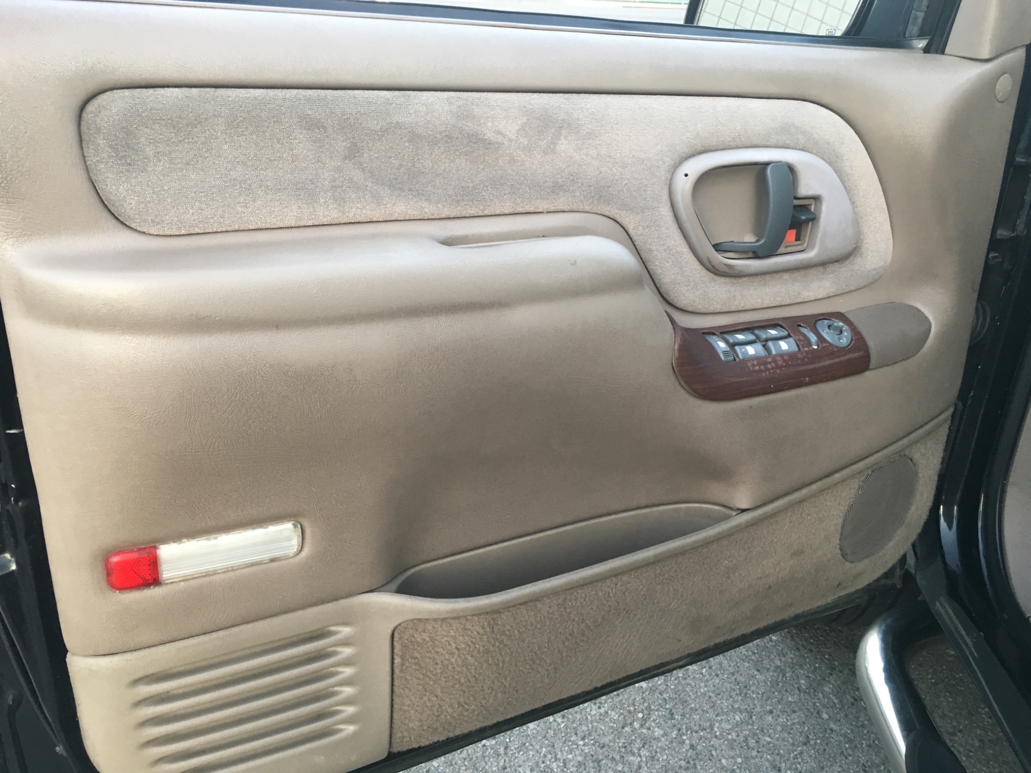 1999 Chevrolet Suburban LT