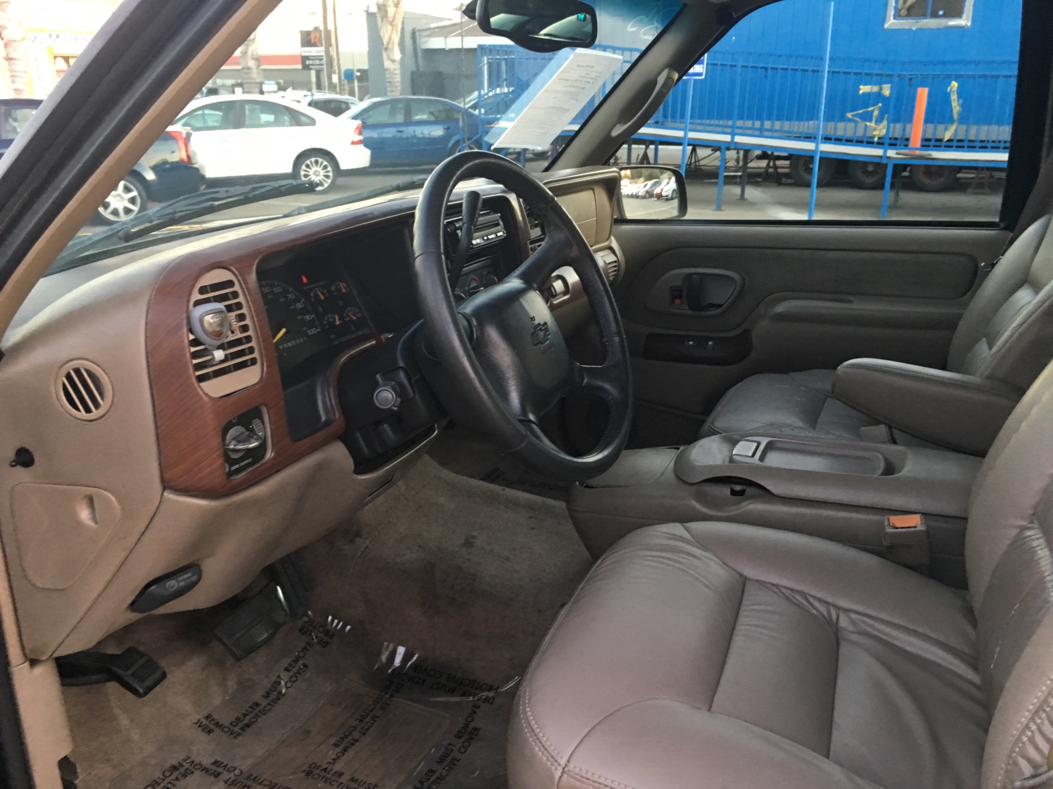 1999 Chevrolet Suburban LT