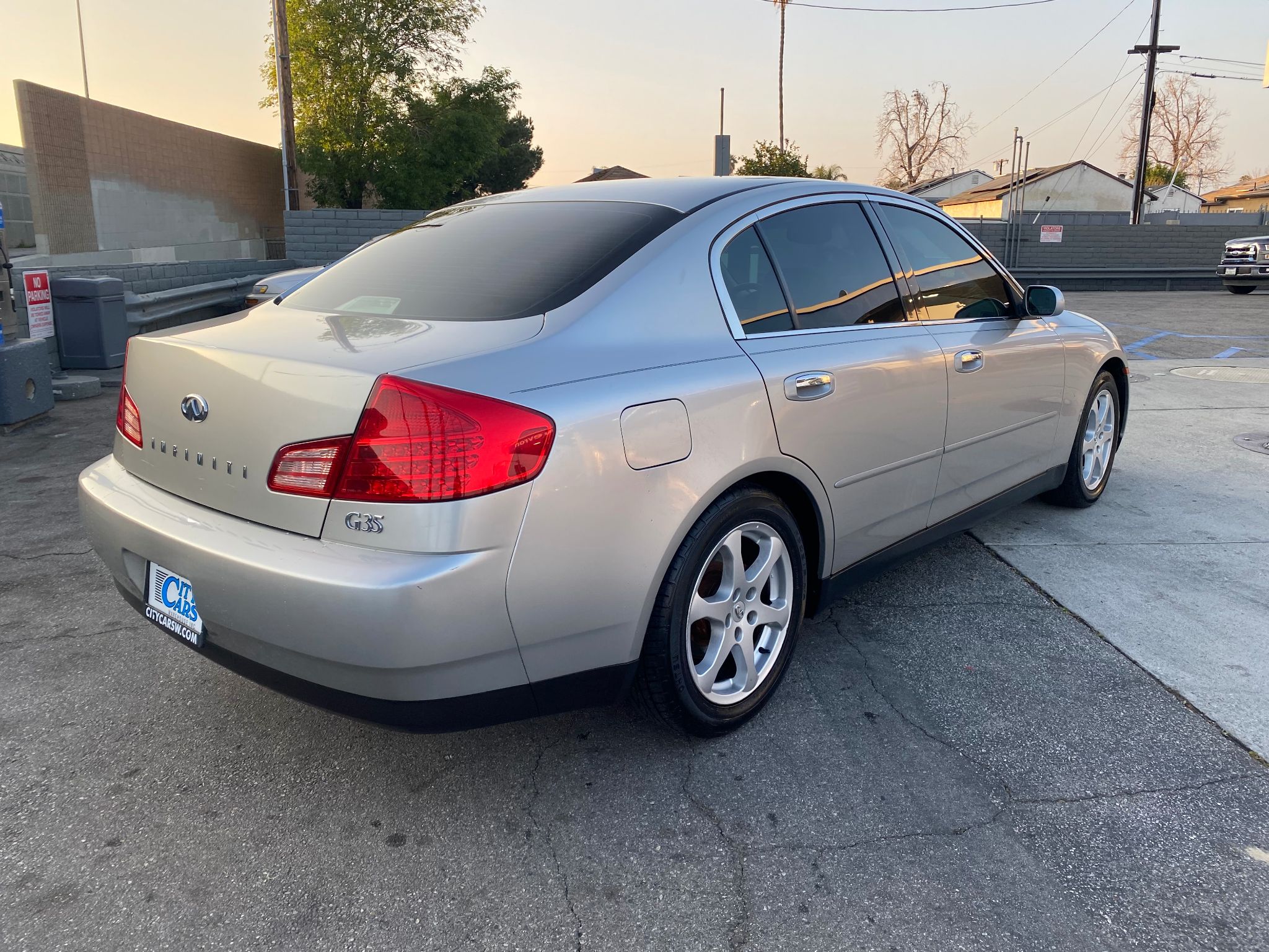 2003 INFINITI G35 w/Leather