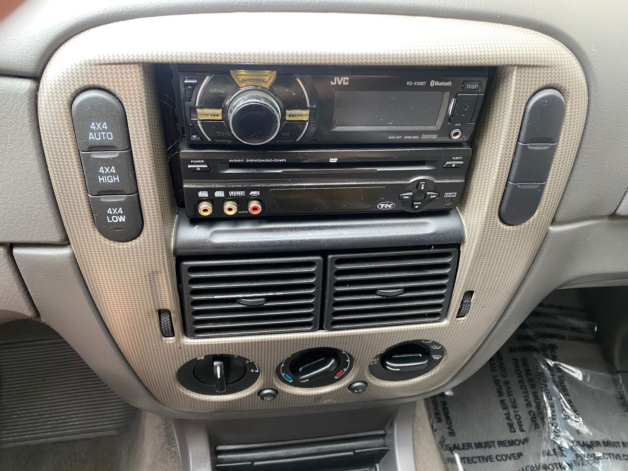 2004 Ford Explorer XLT