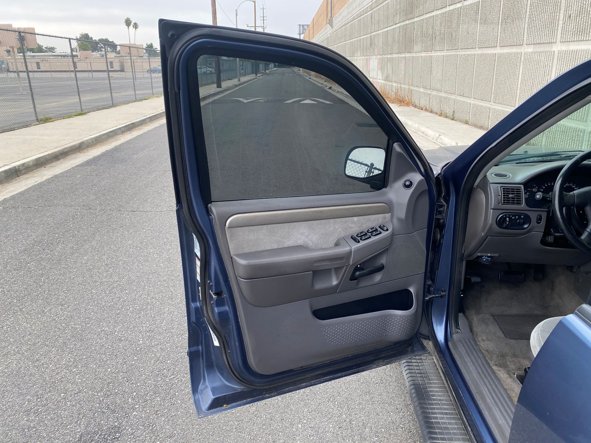 2004 Ford Explorer XLT