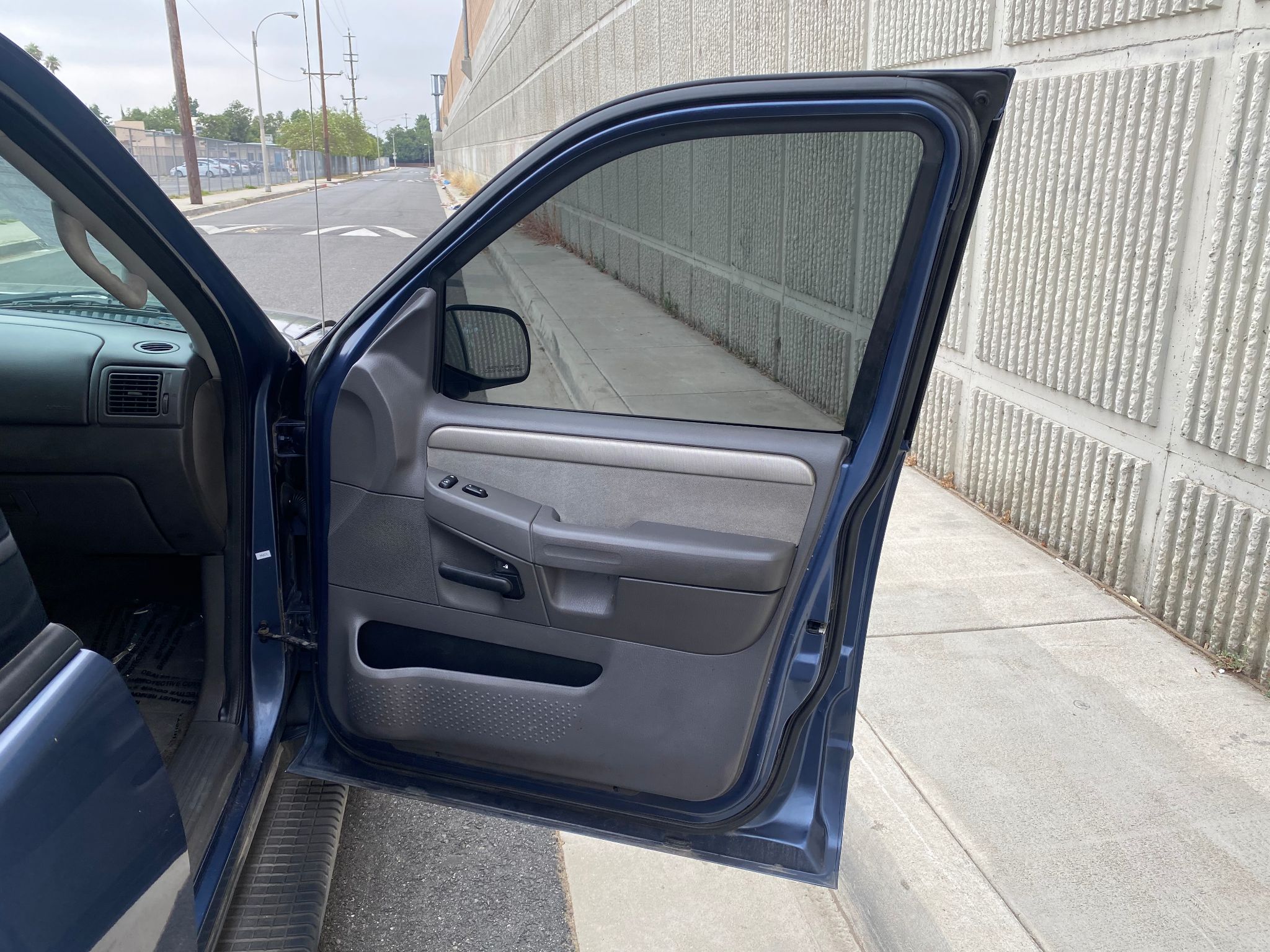 2004 Ford Explorer XLT