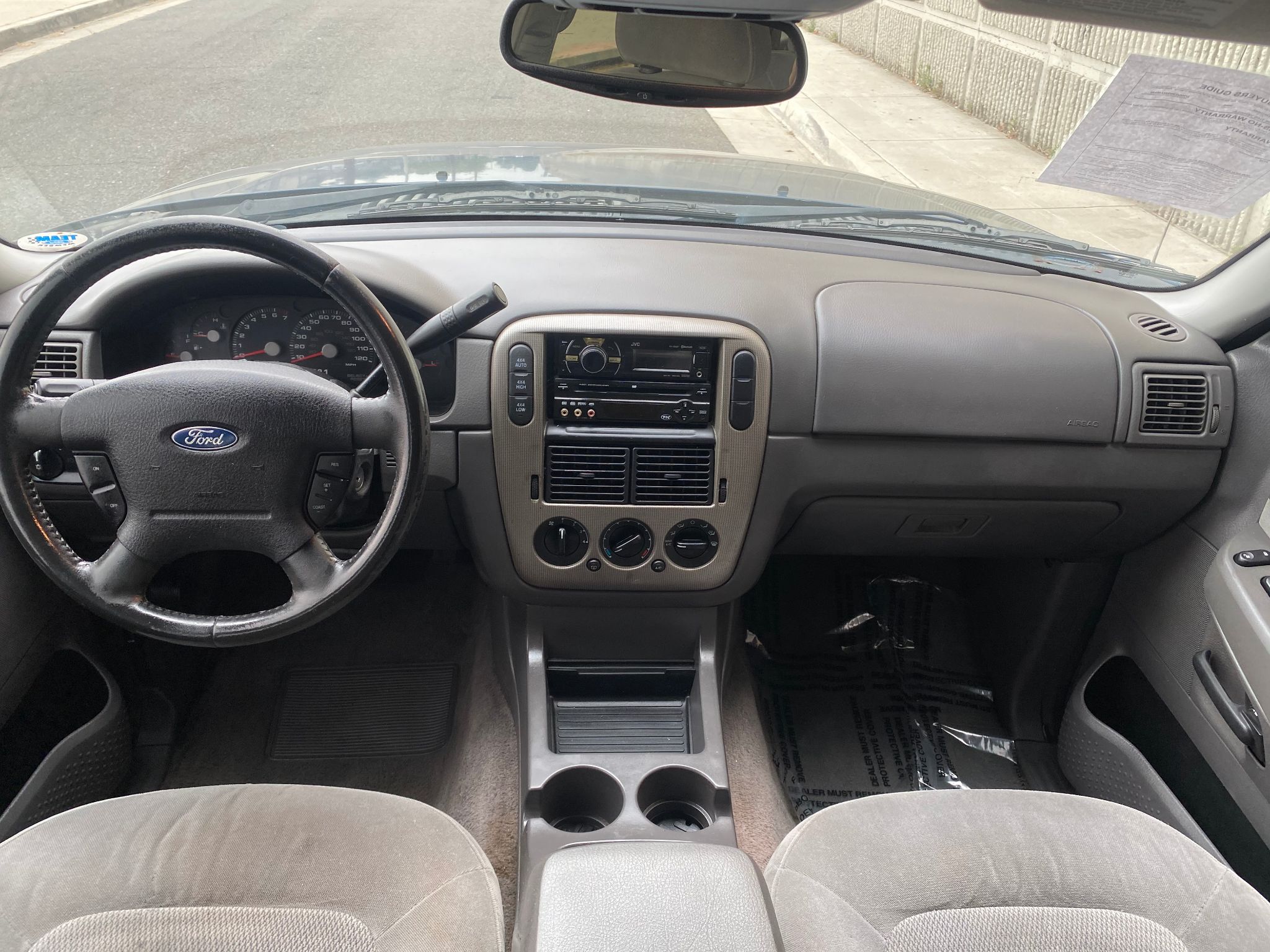 2004 Ford Explorer XLT