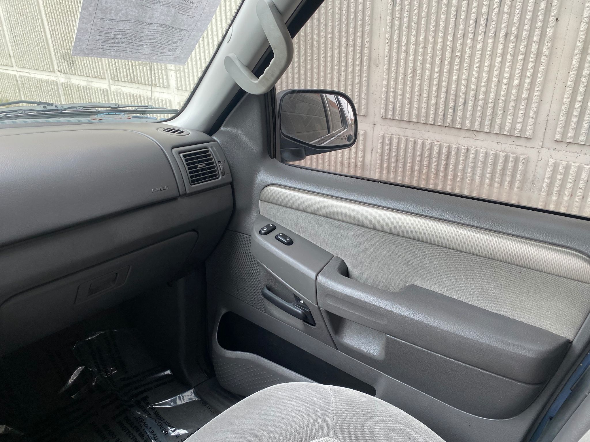 2004 Ford Explorer XLT