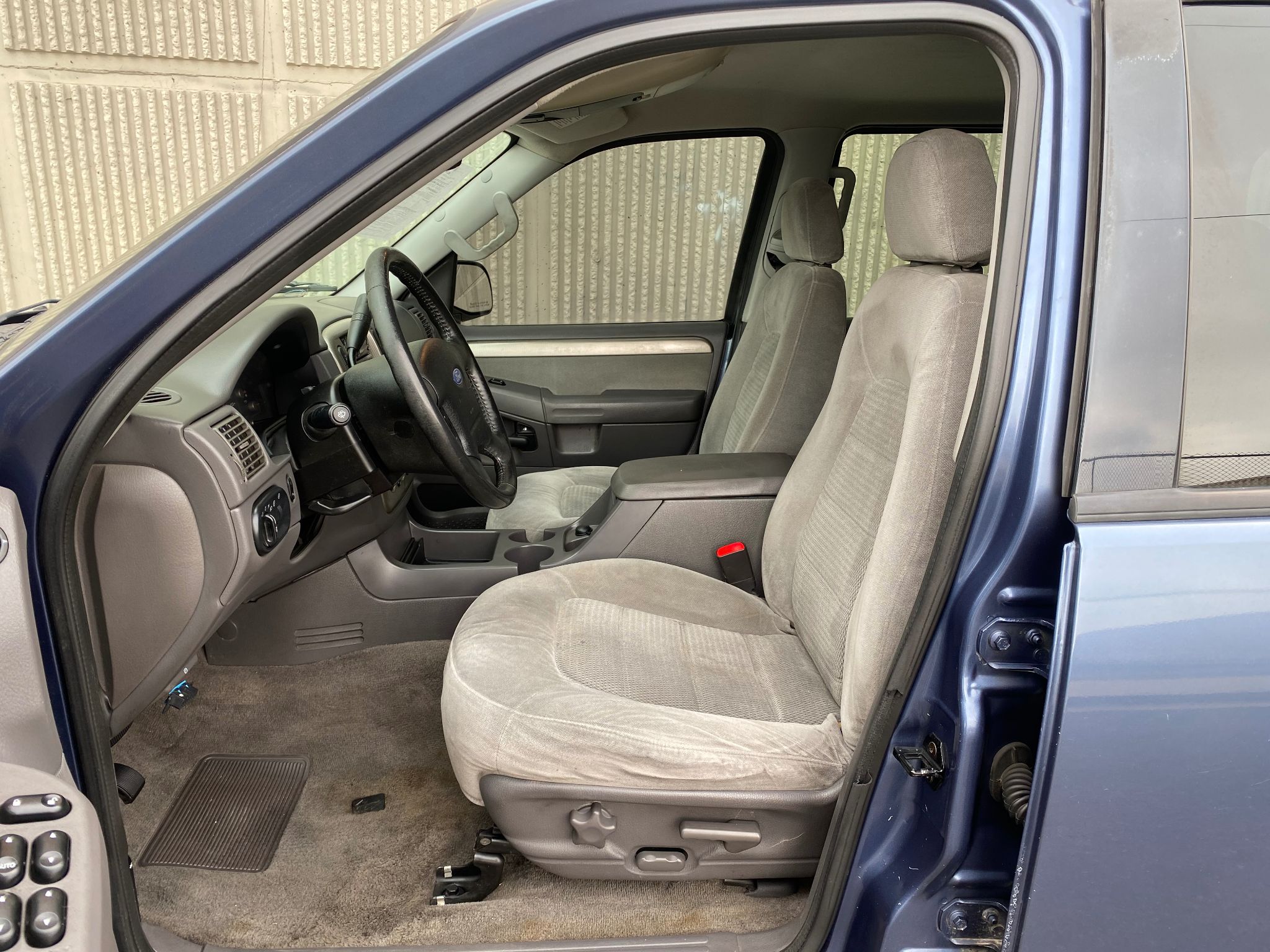 2004 Ford Explorer XLT