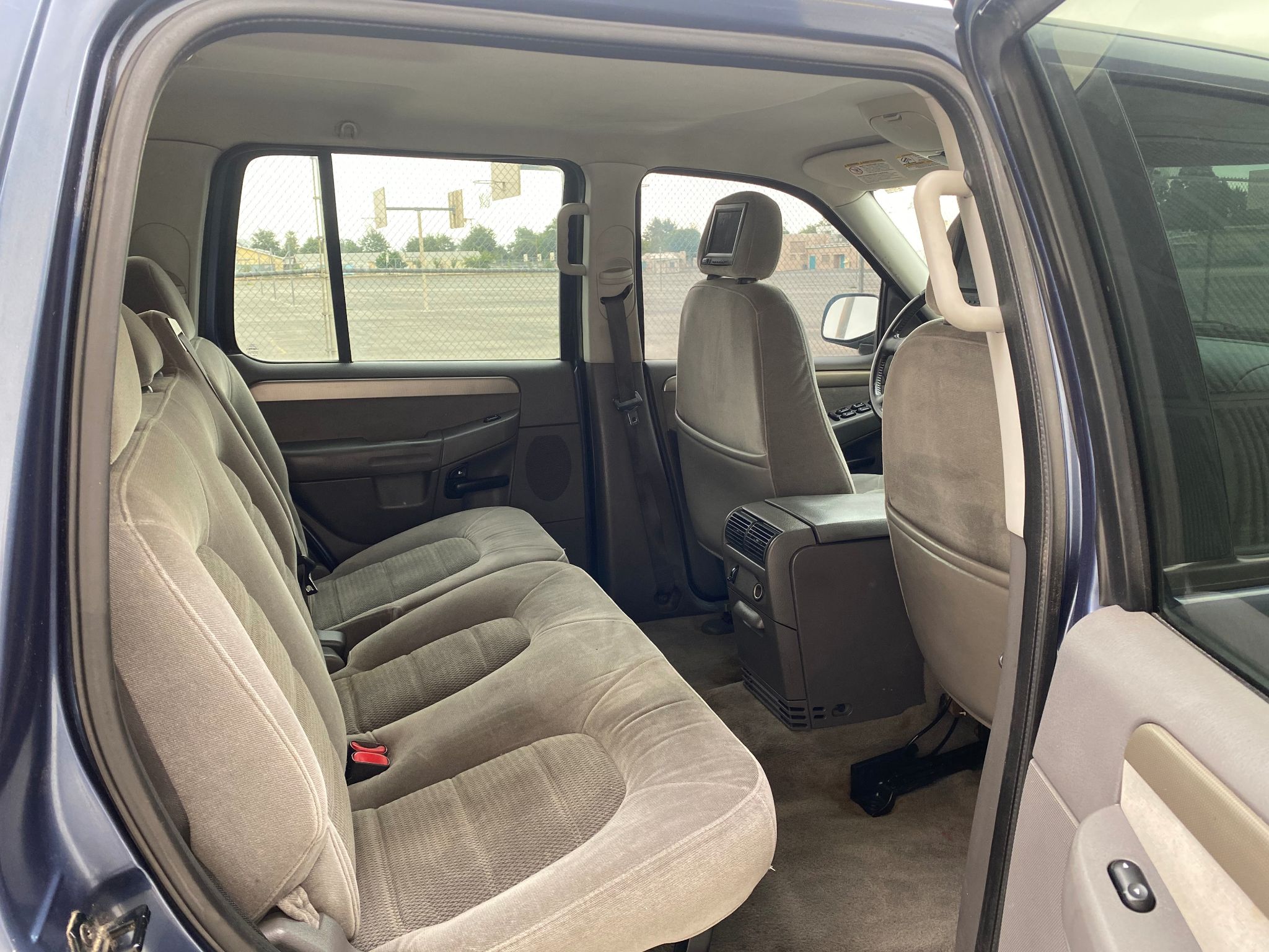 2004 Ford Explorer XLT