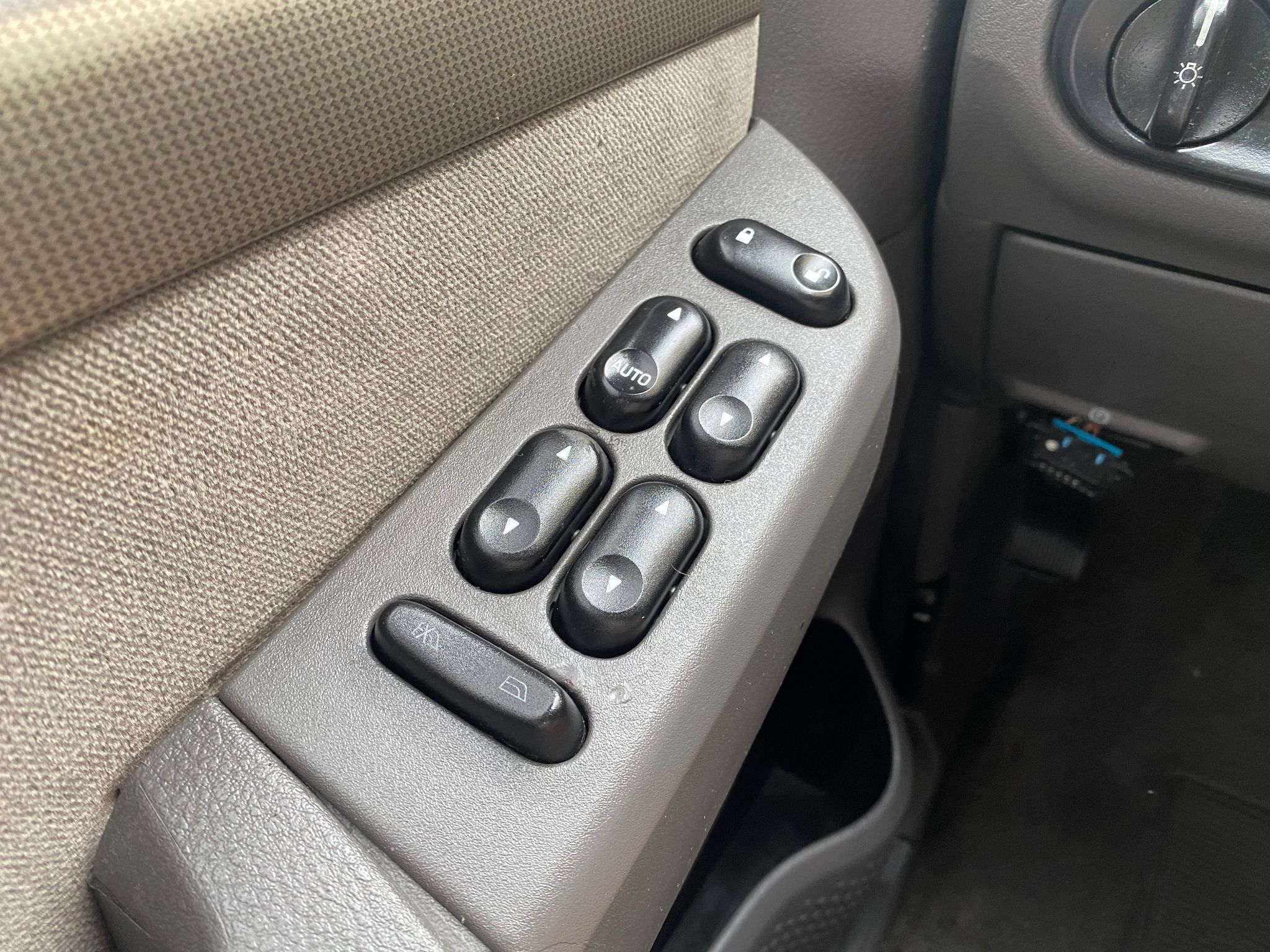 2004 Ford Explorer XLT