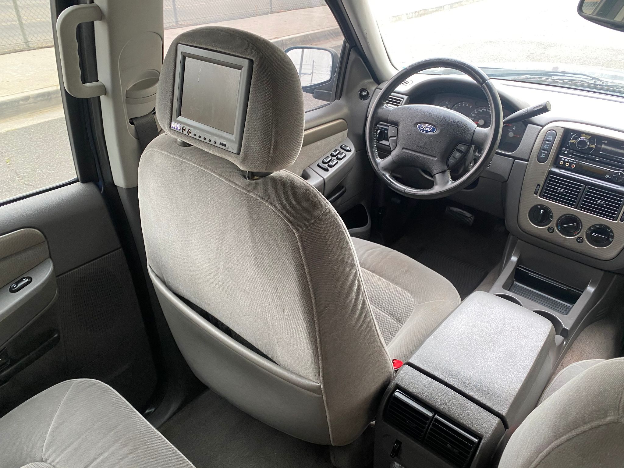 2004 Ford Explorer XLT