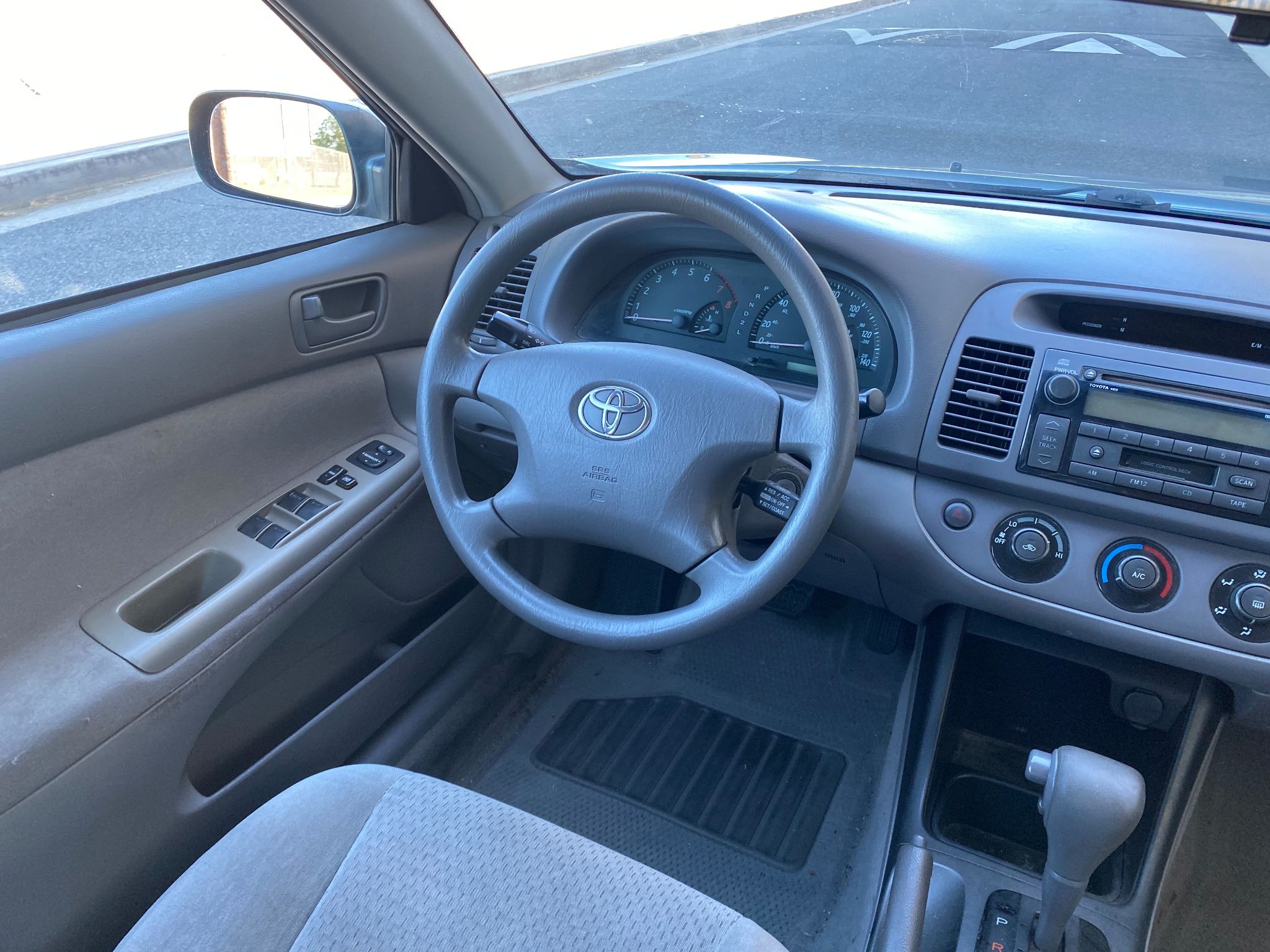 2004 Toyota Camry LE