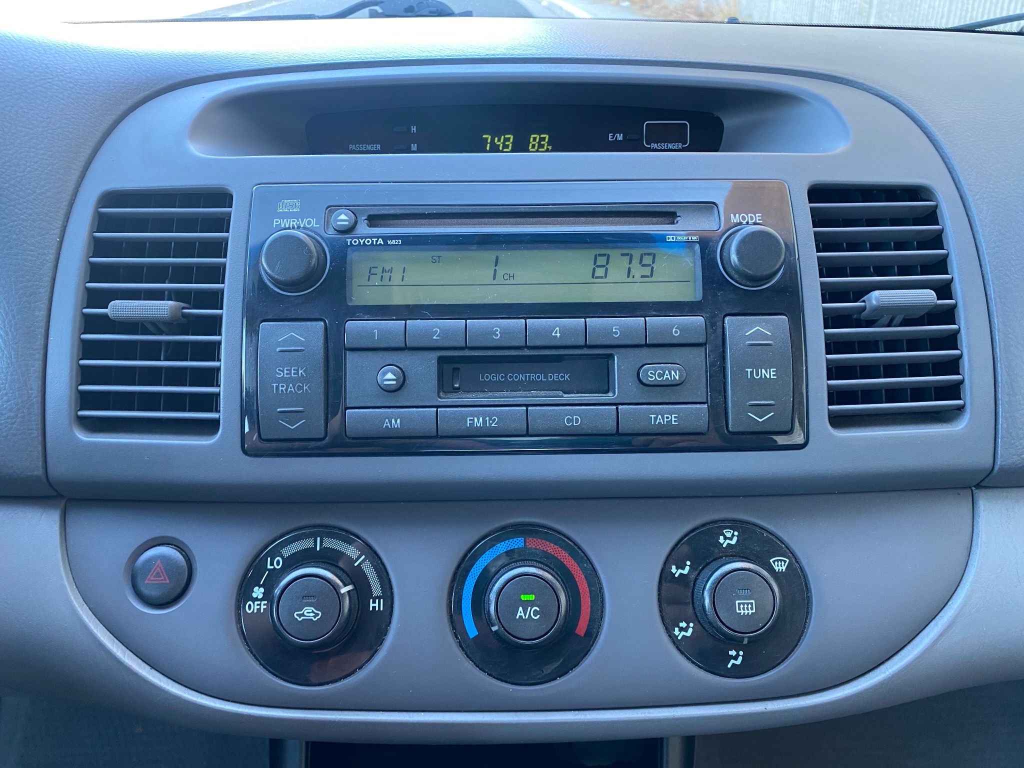 2004 Toyota Camry LE
