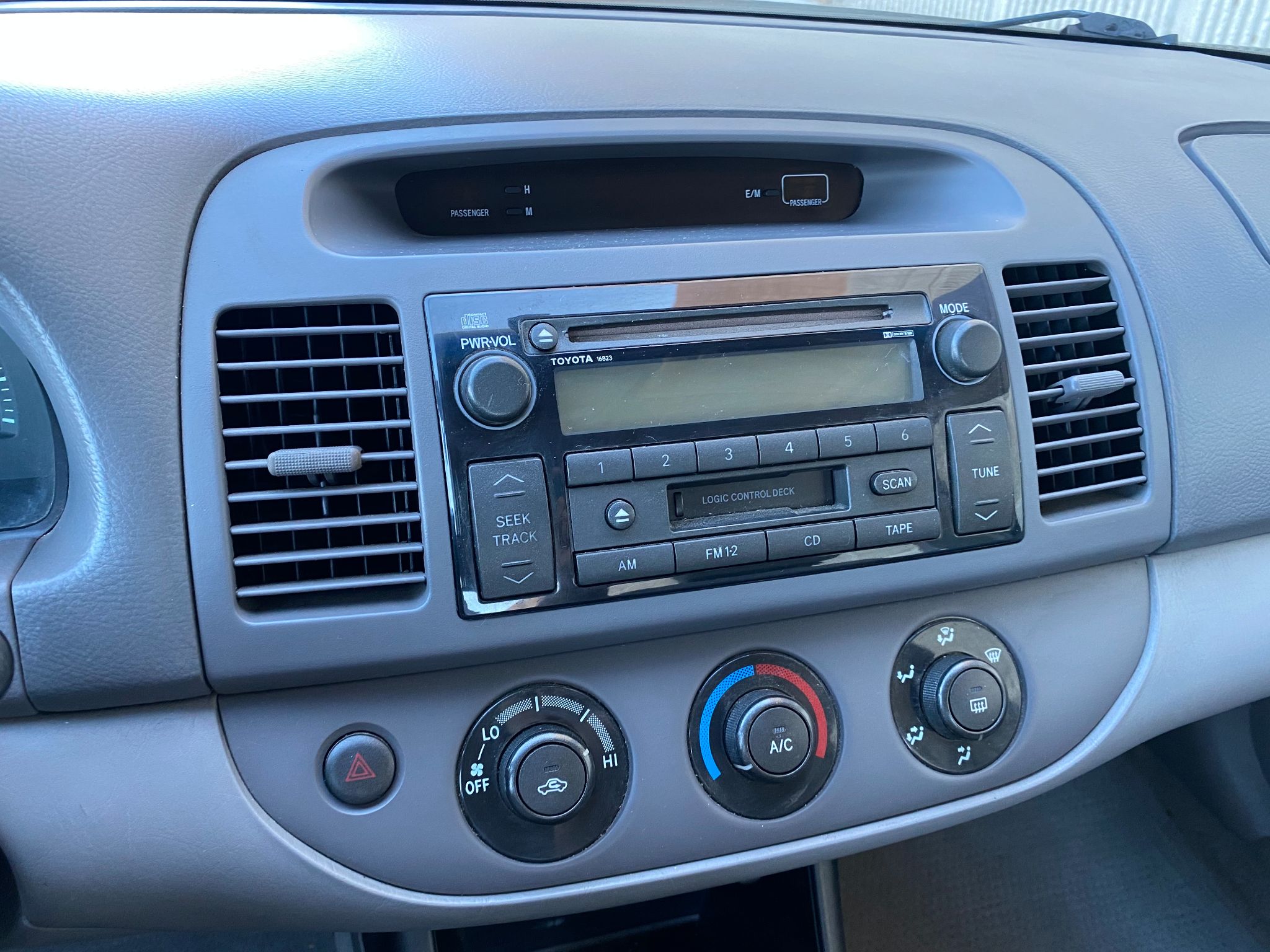 2004 Toyota Camry LE