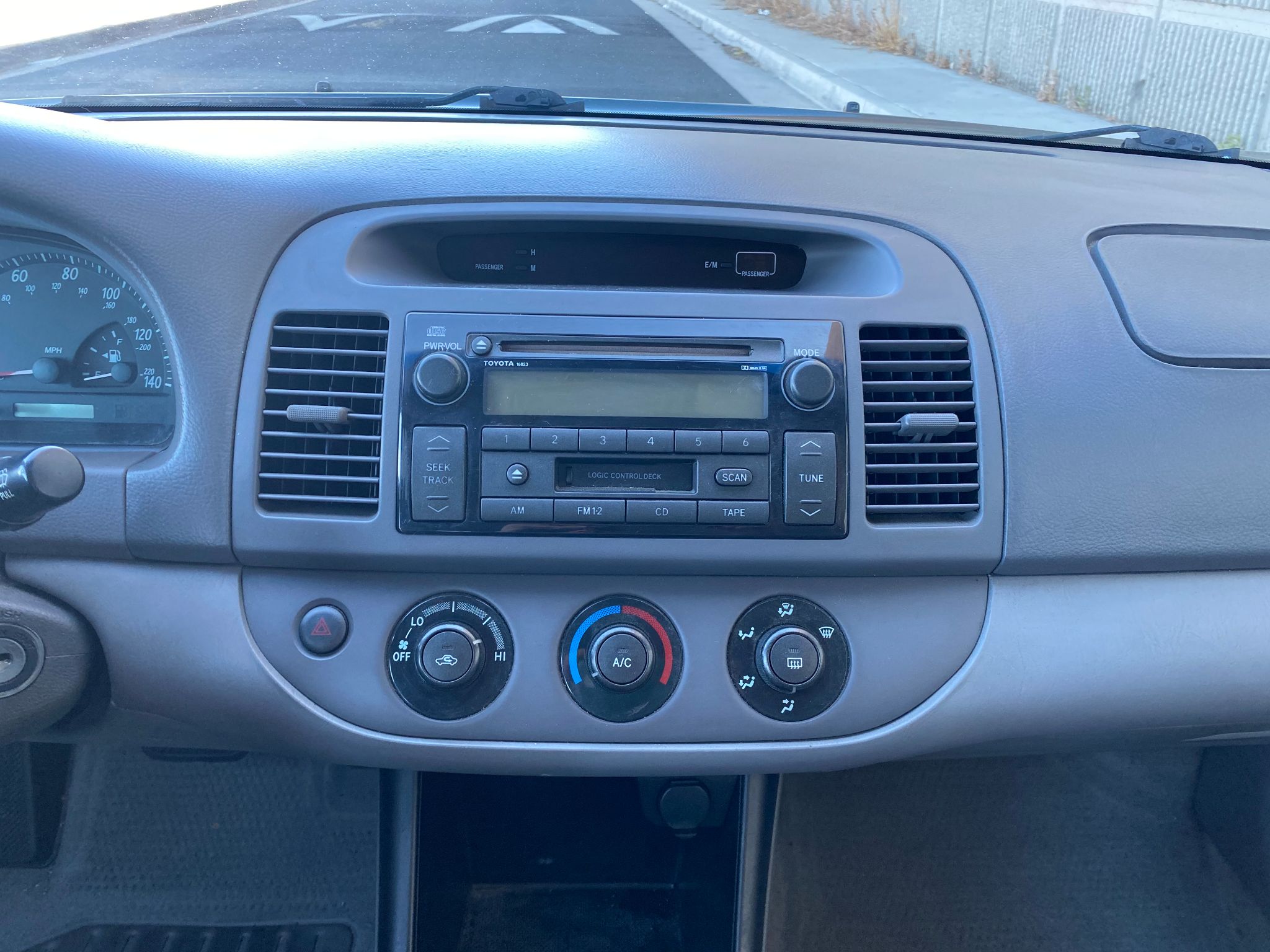 2004 Toyota Camry LE
